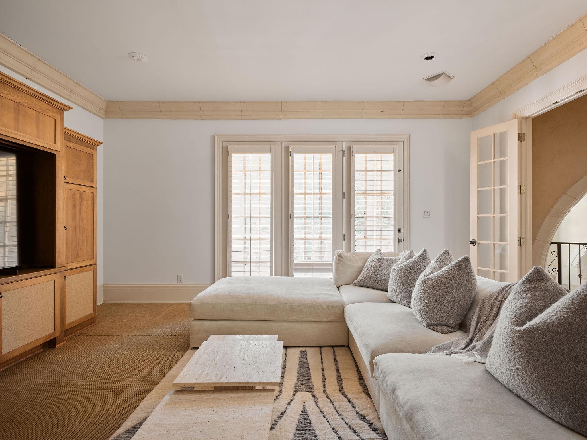 Image 29 of 40 For 4511 Island Cv