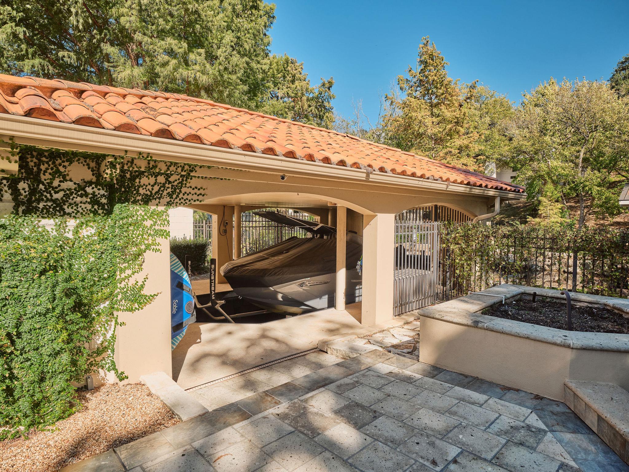 Image 38 of 40 For 4511 Island Cv