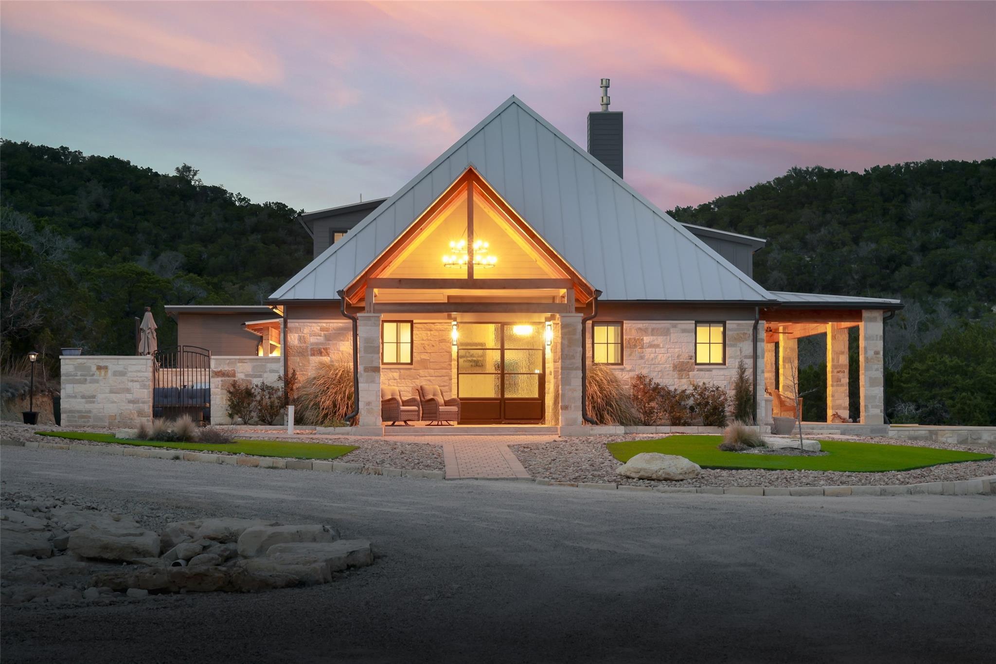 Image 25 of 40 For 15608 Mary St