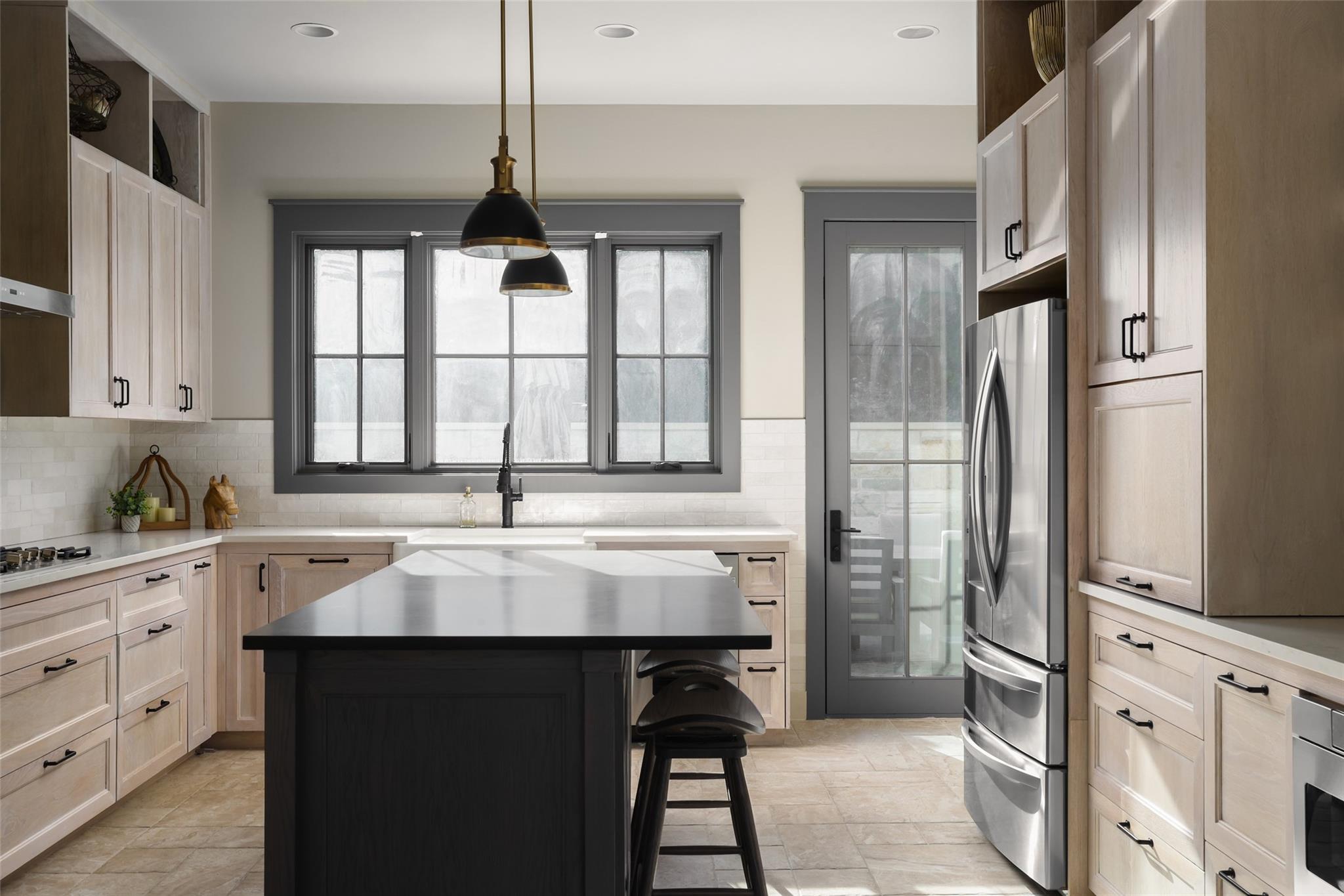 Image 28 of 40 For 15608 Mary St