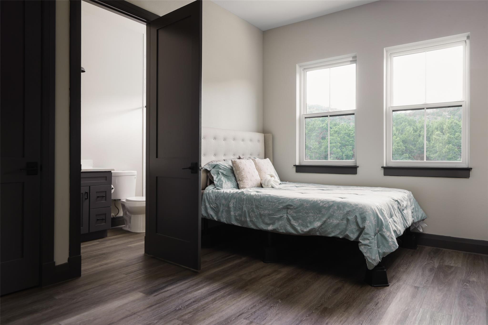 Image 37 of 40 For 15608 Mary St