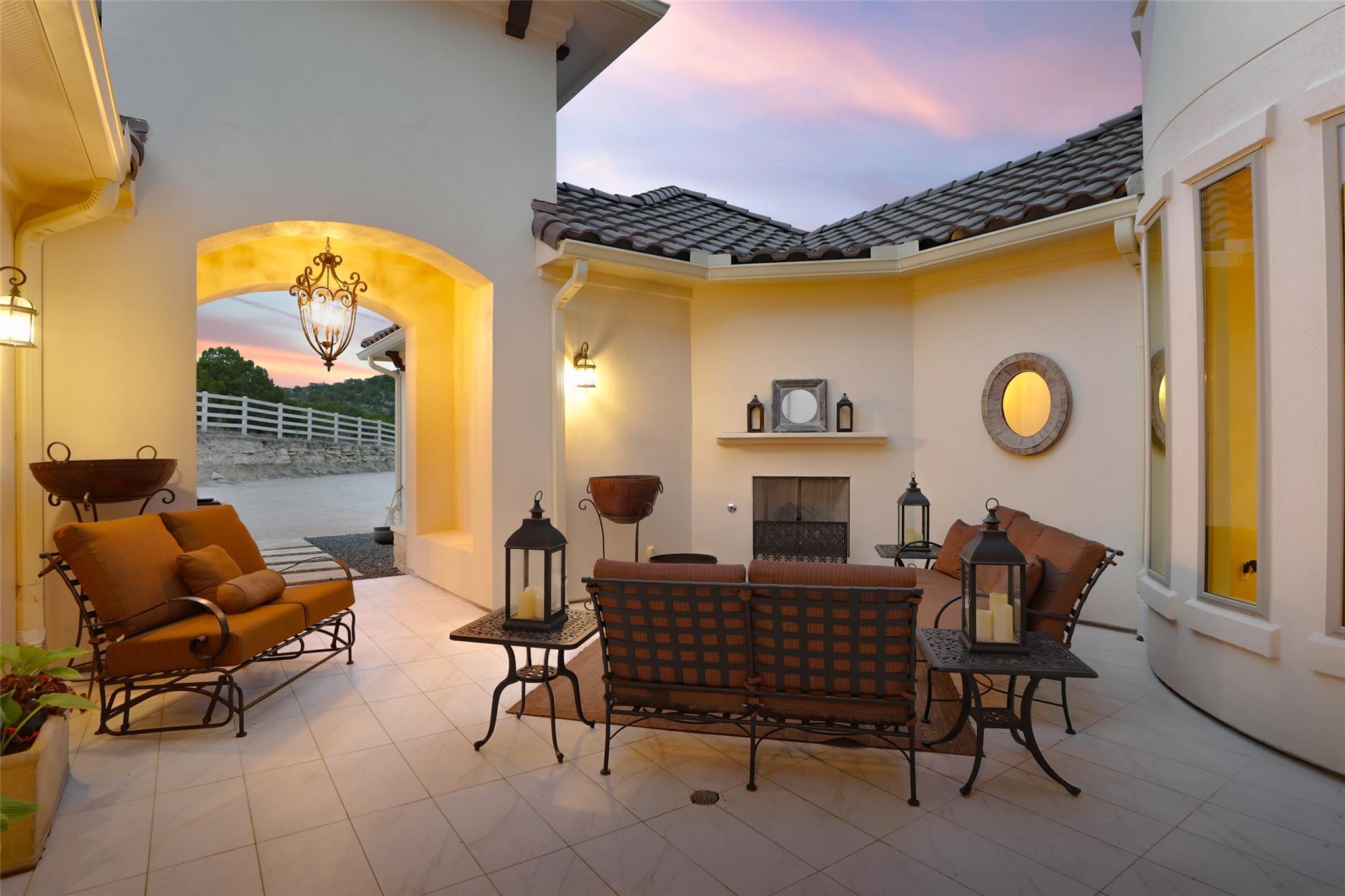 Image 5 of 40 For 15608 Mary St