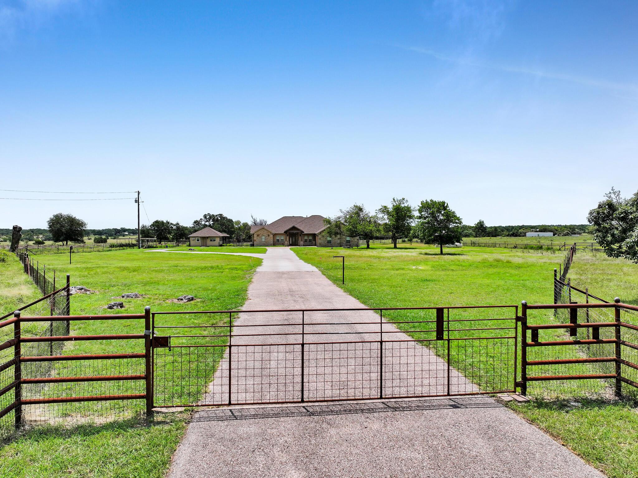 Details for 301 Cr 253  , Bertram, TX 78605