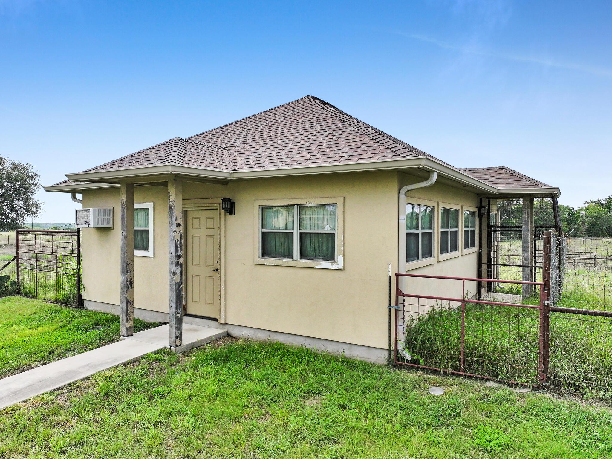 Image 4 of 39 For 301 Cr 253  