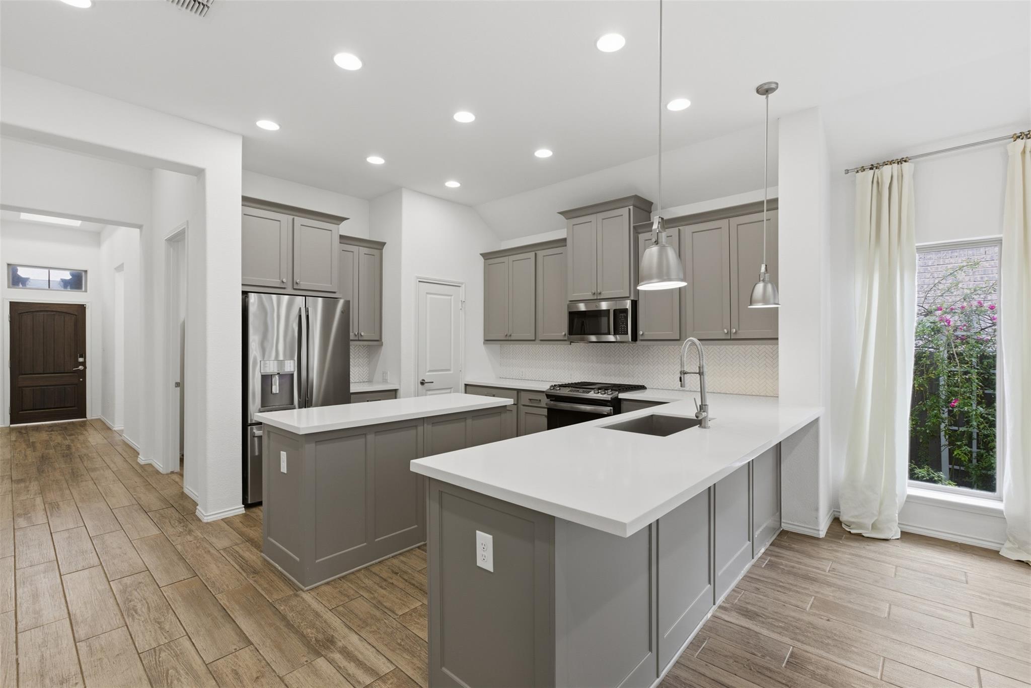 Image 2 of 33 For 655 Arroyo Sierra