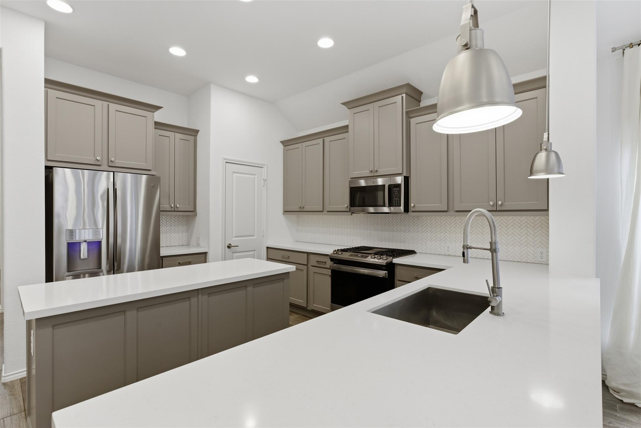 Image 24 of 33 For 655 Arroyo Sierra