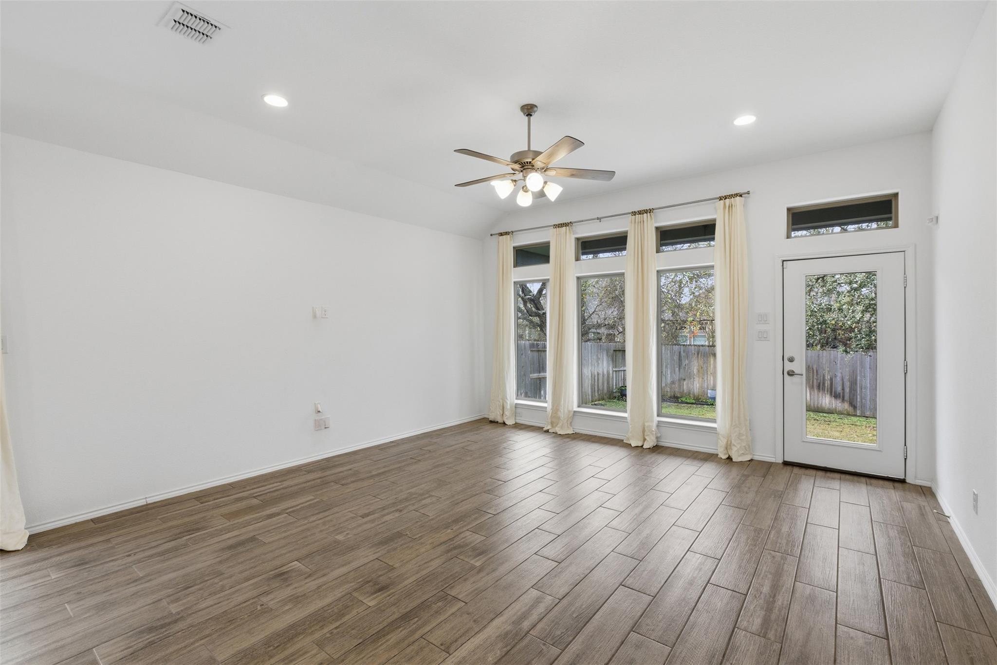 Image 26 of 33 For 655 Arroyo Sierra