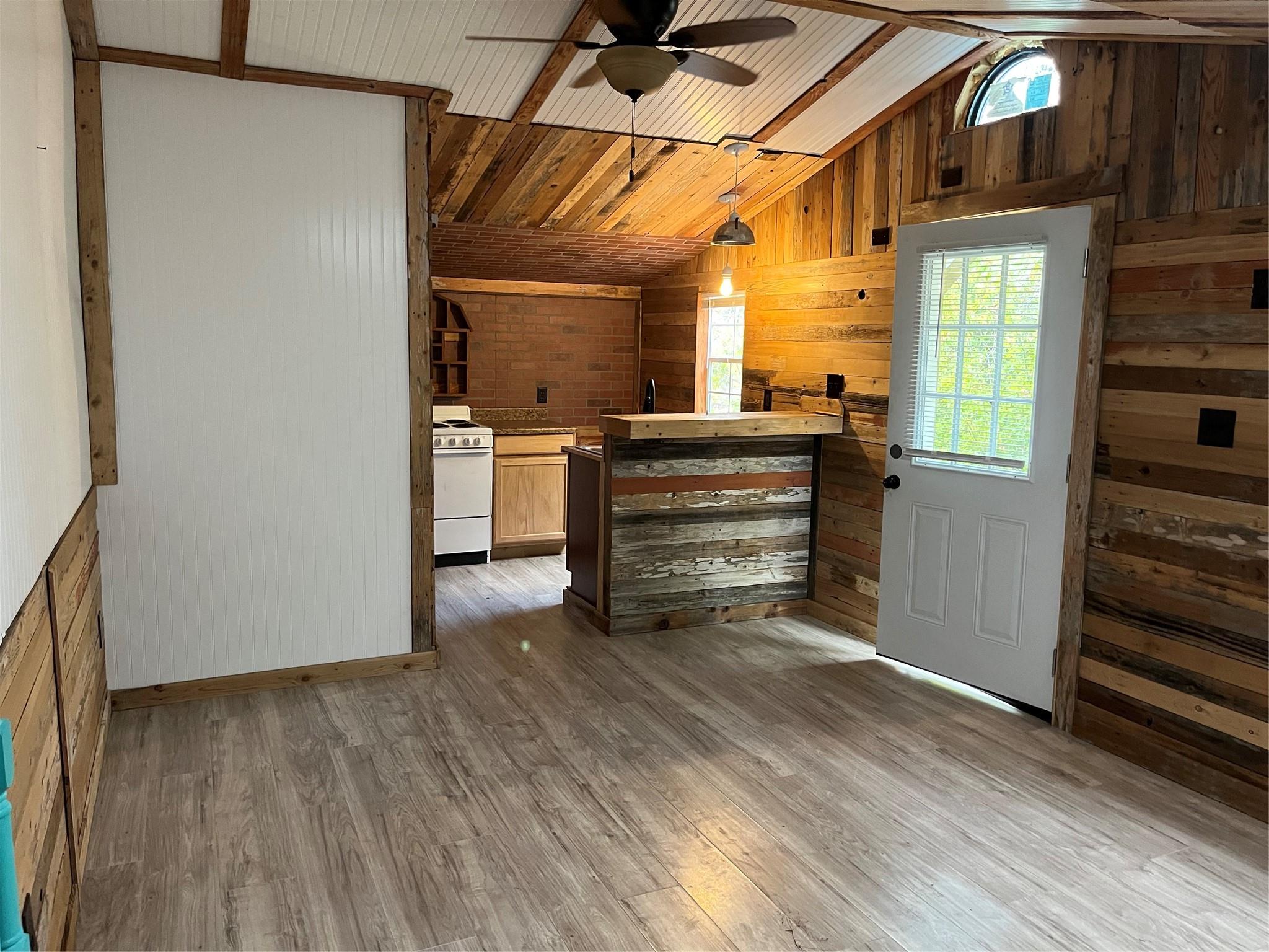 Image 23 of 40 For 740 County Road 334