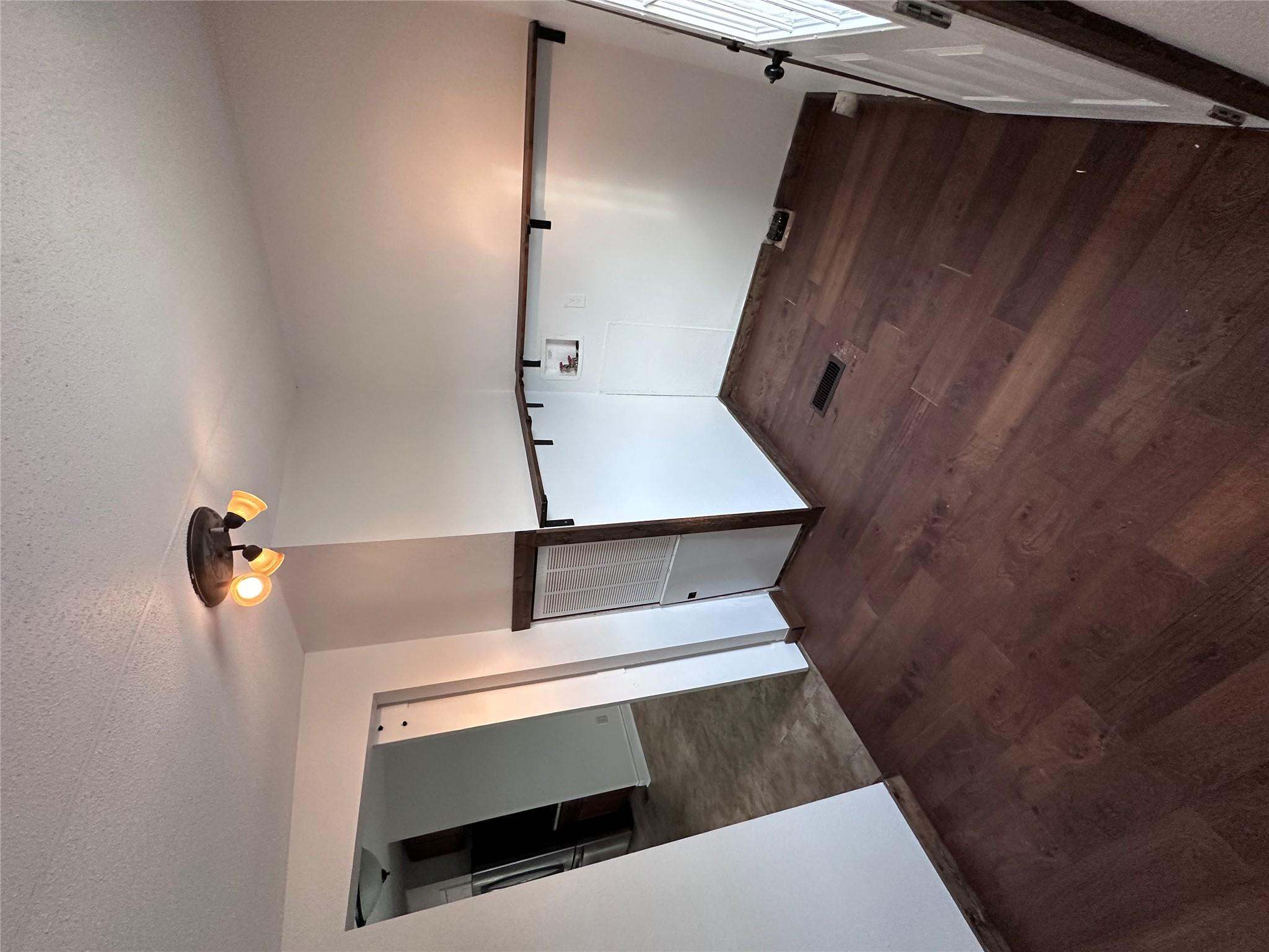 Image 23 of 35 For 1725 Fm 972  