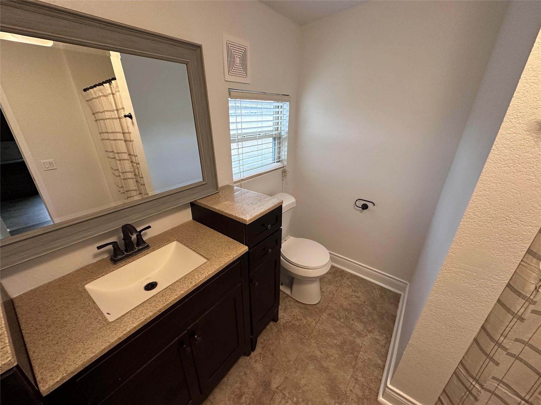 Image 26 of 35 For 1725 Fm 972  