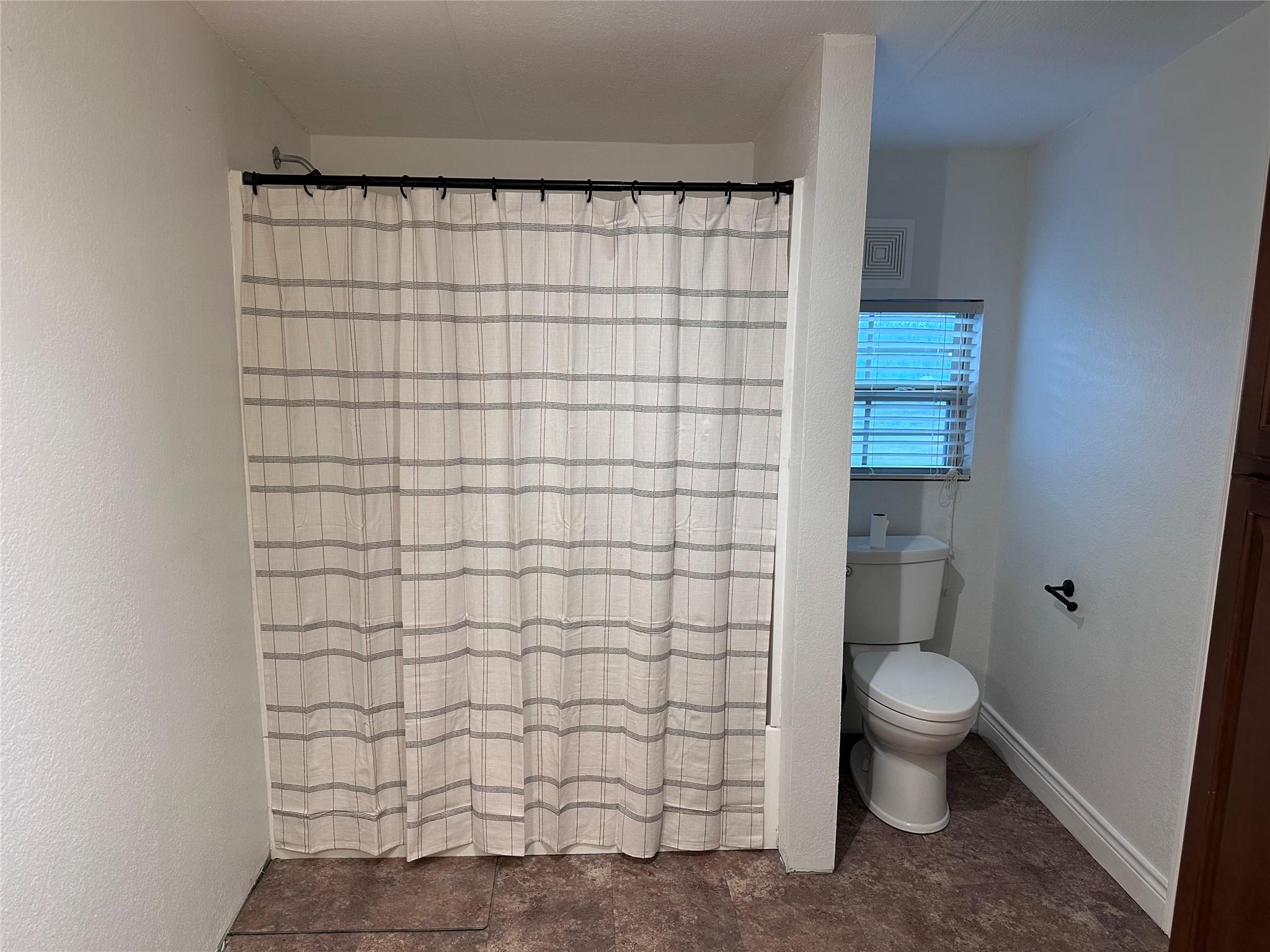 Image 32 of 35 For 1725 Fm 972  