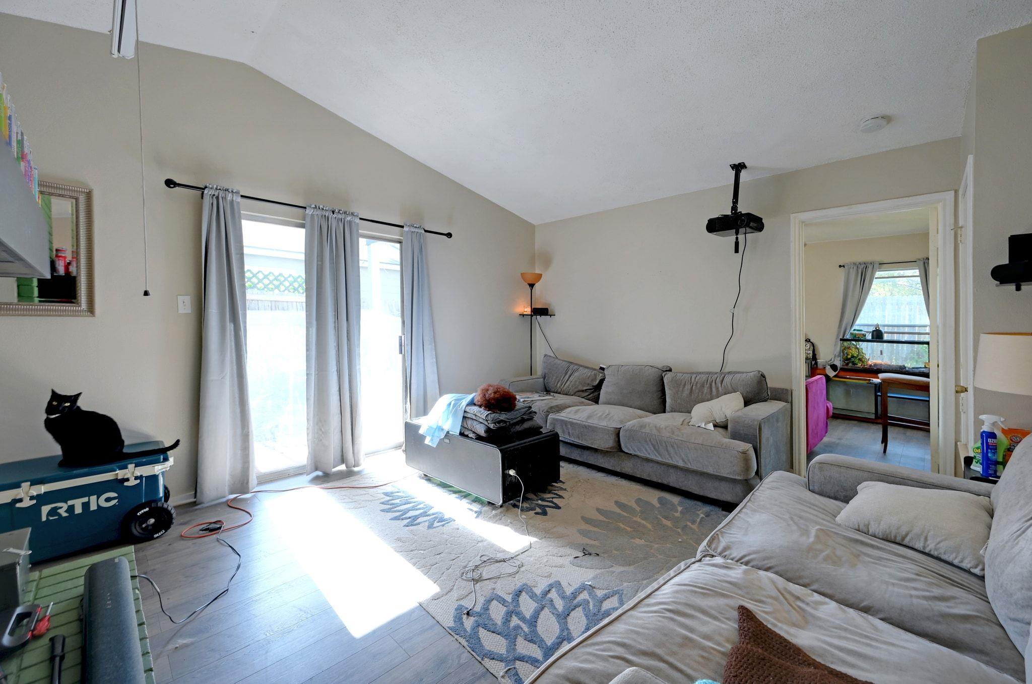 Image 11 of 20 For 6319 & 6321 Worchester Knl