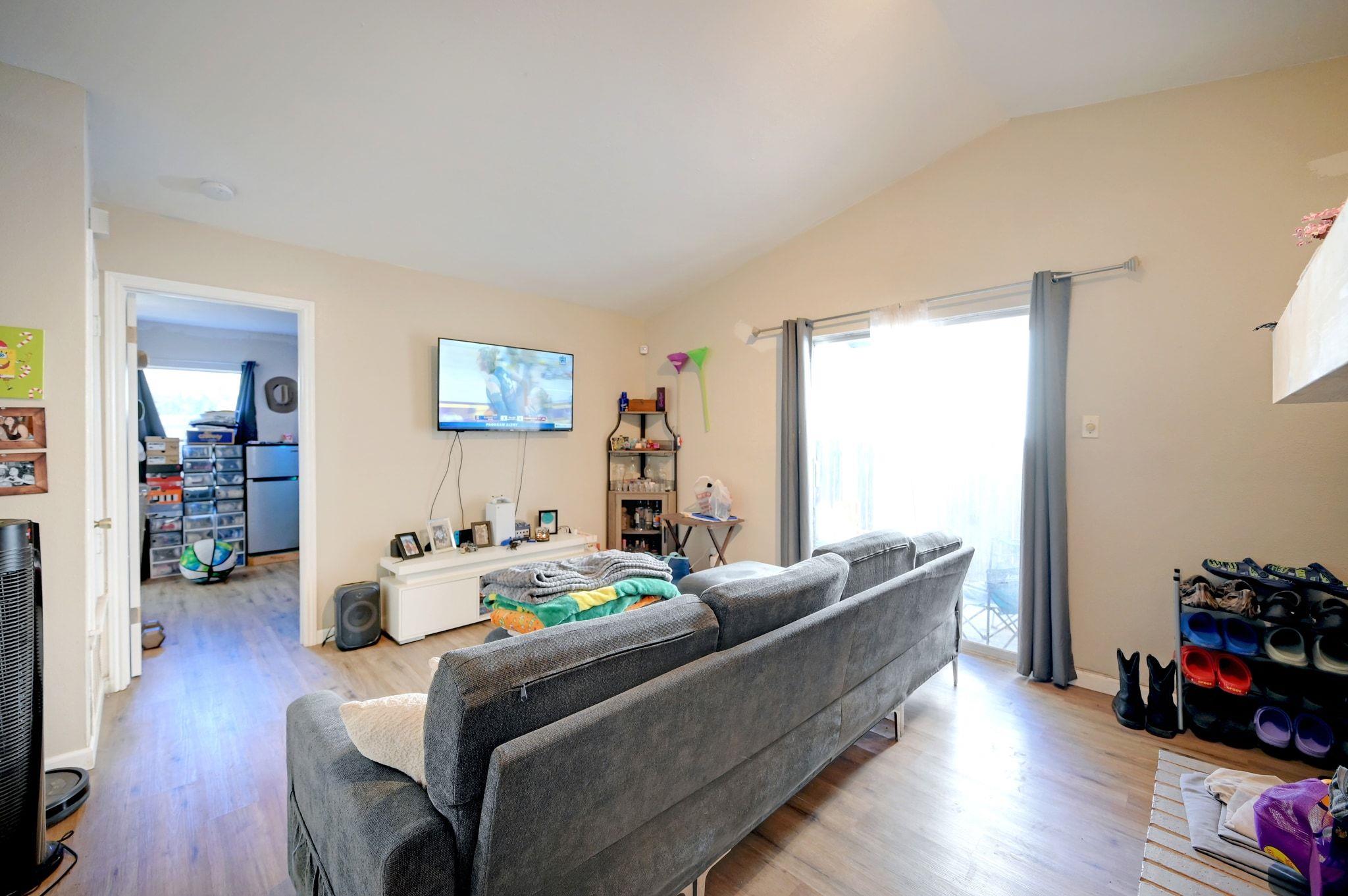 Image 9 of 20 For 6319 & 6321 Worchester Knl