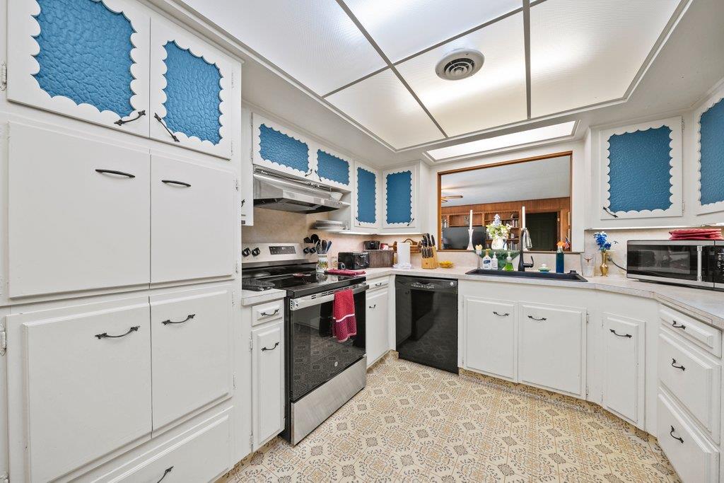 Image 14 of 40 For 699 Floral Ave