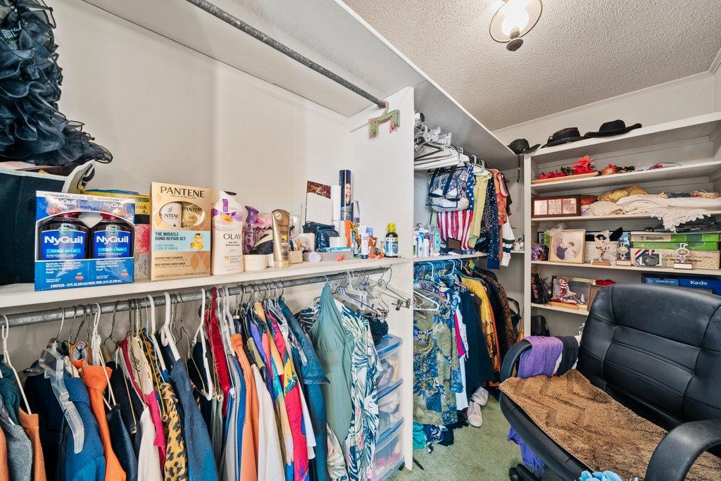 Image 21 of 40 For 699 Floral Ave