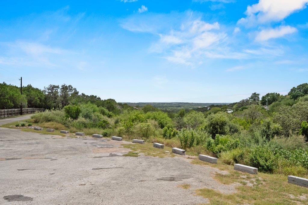 Image 31 of 40 For 699 Floral Ave