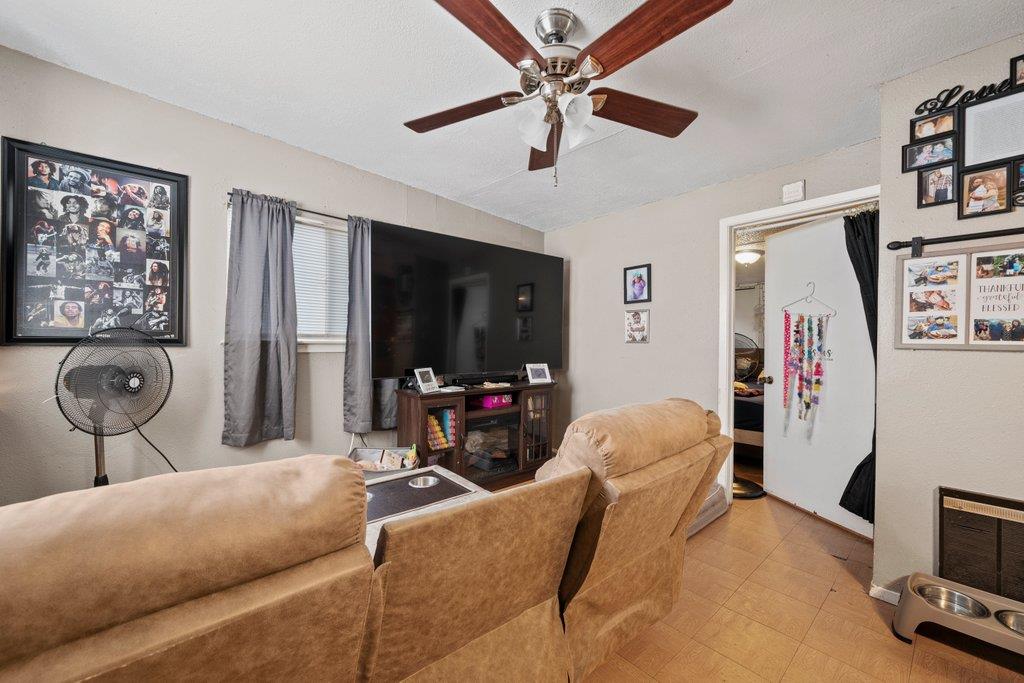 Image 35 of 40 For 699 Floral Ave