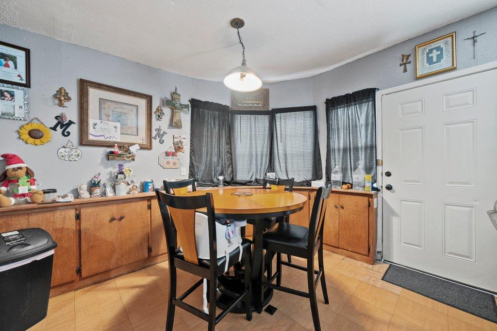 Image 37 of 40 For 699 Floral Ave