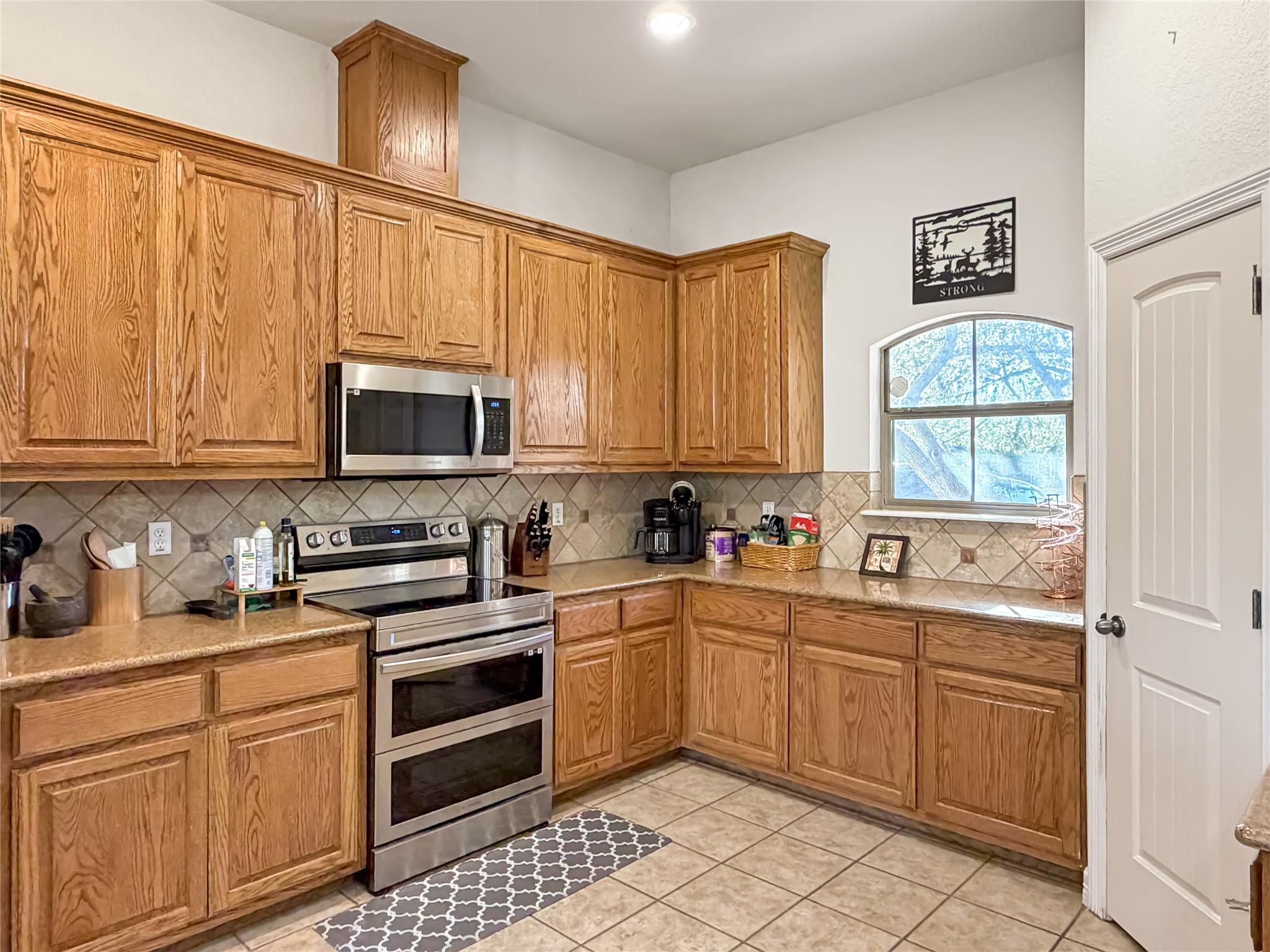 Image 13 of 37 For 1191 Mossy Hollow Rd