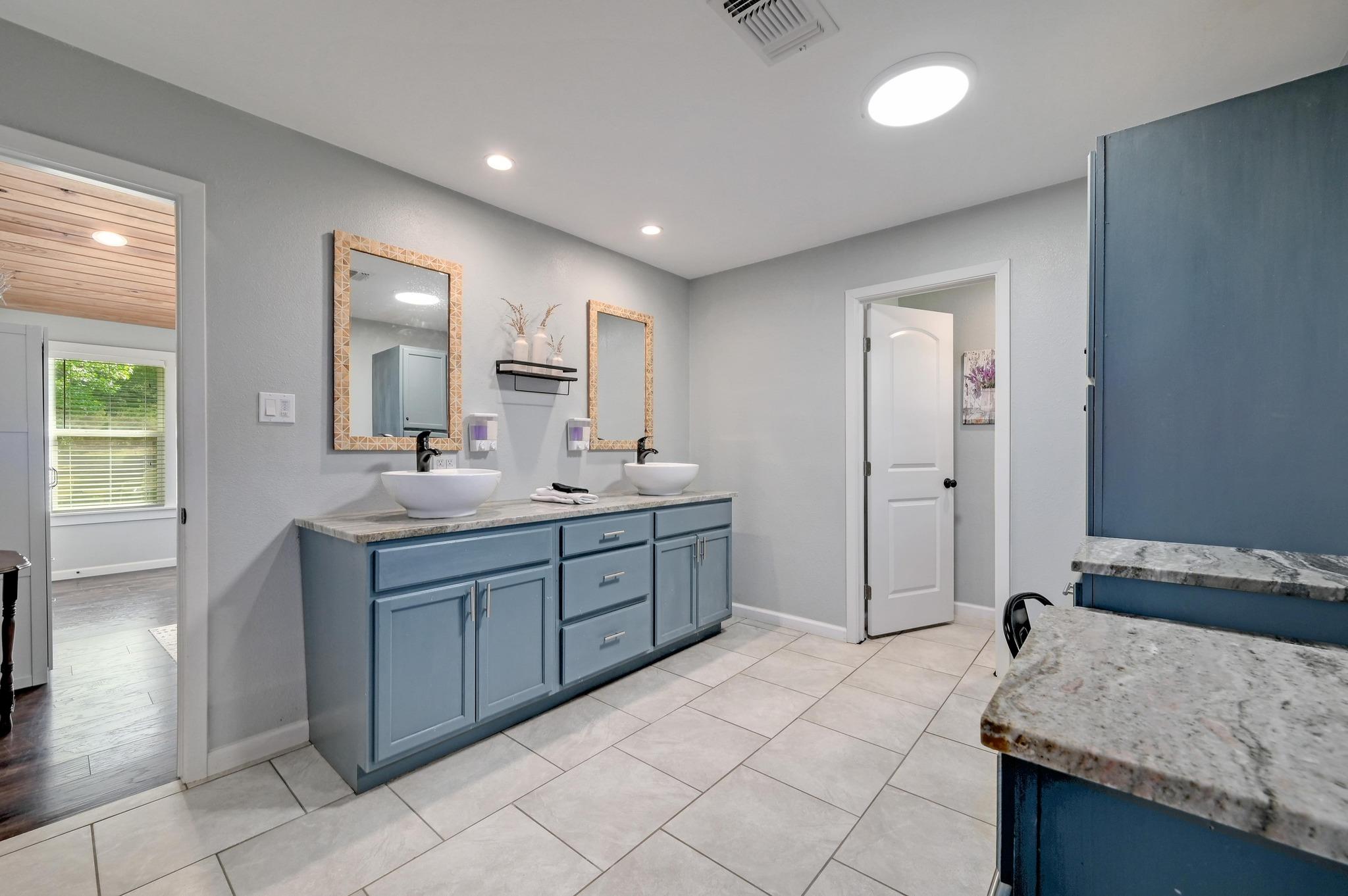 Image 12 of 36 For 842 Cougar Dr
