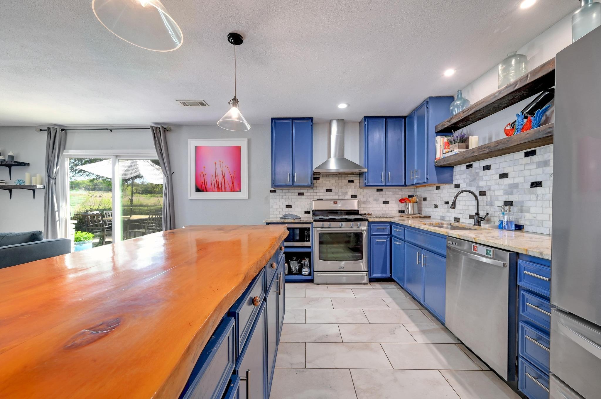 Image 9 of 36 For 842 Cougar Dr