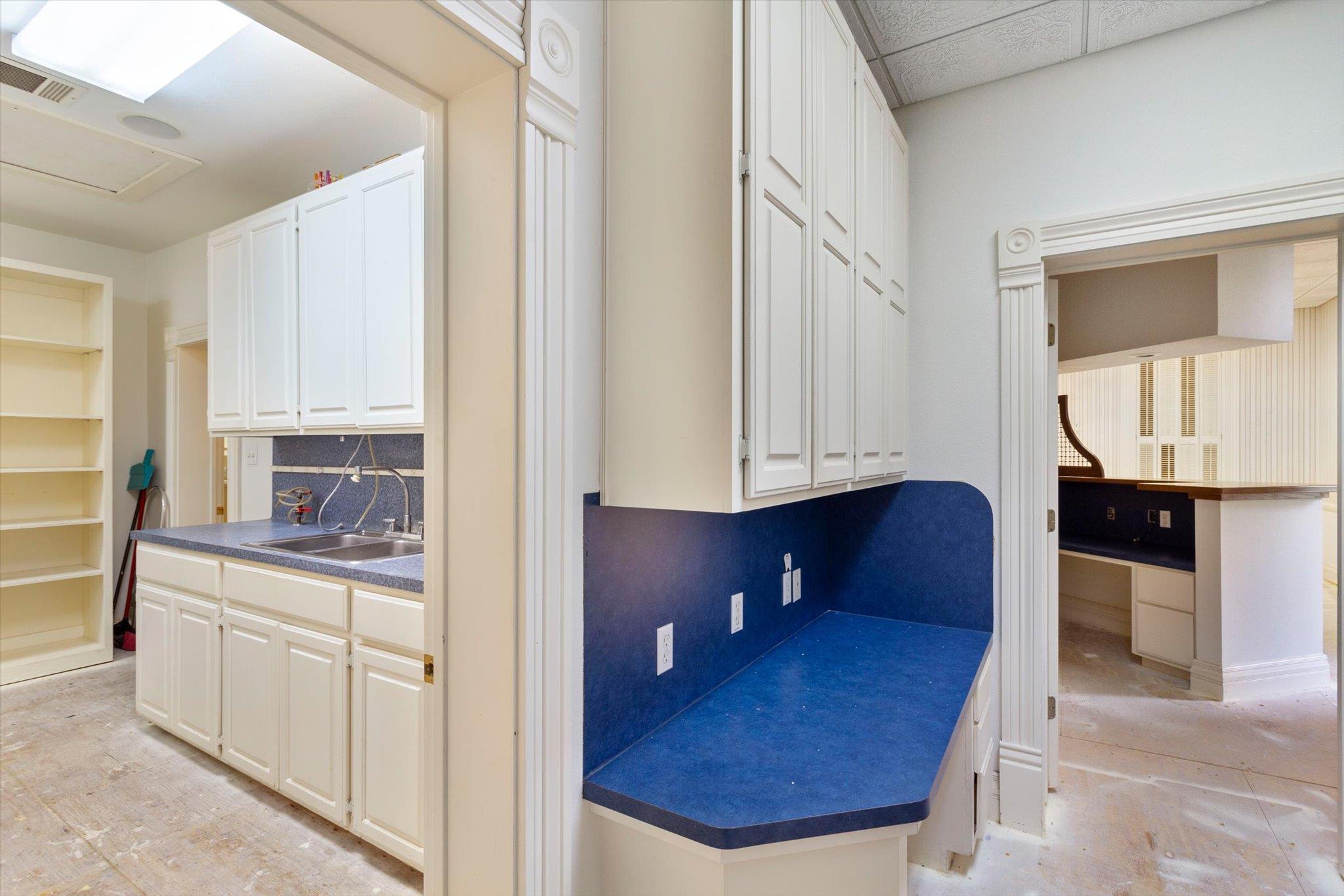 Image 10 of 24 For 321 S Lbj  