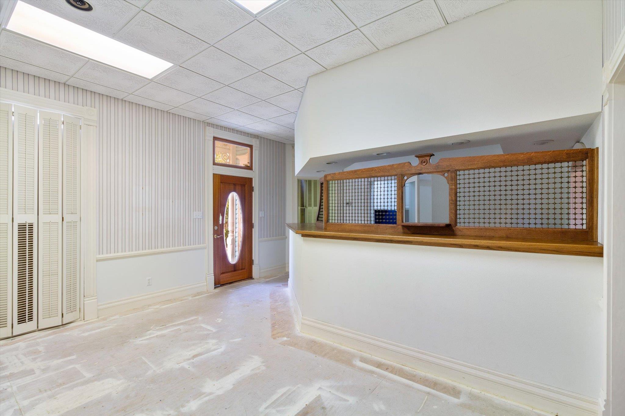 Image 9 of 24 For 321 S Lbj  