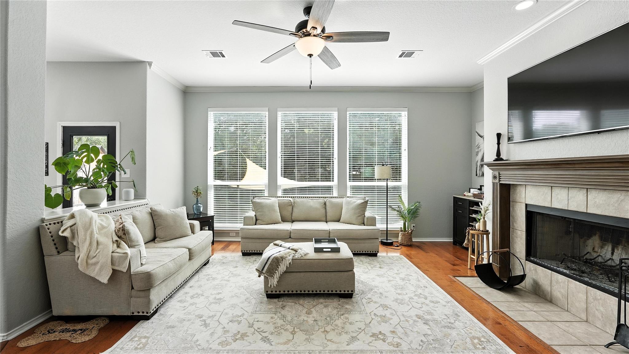 Image 18 of 37 For 2448 Woodbridge Way