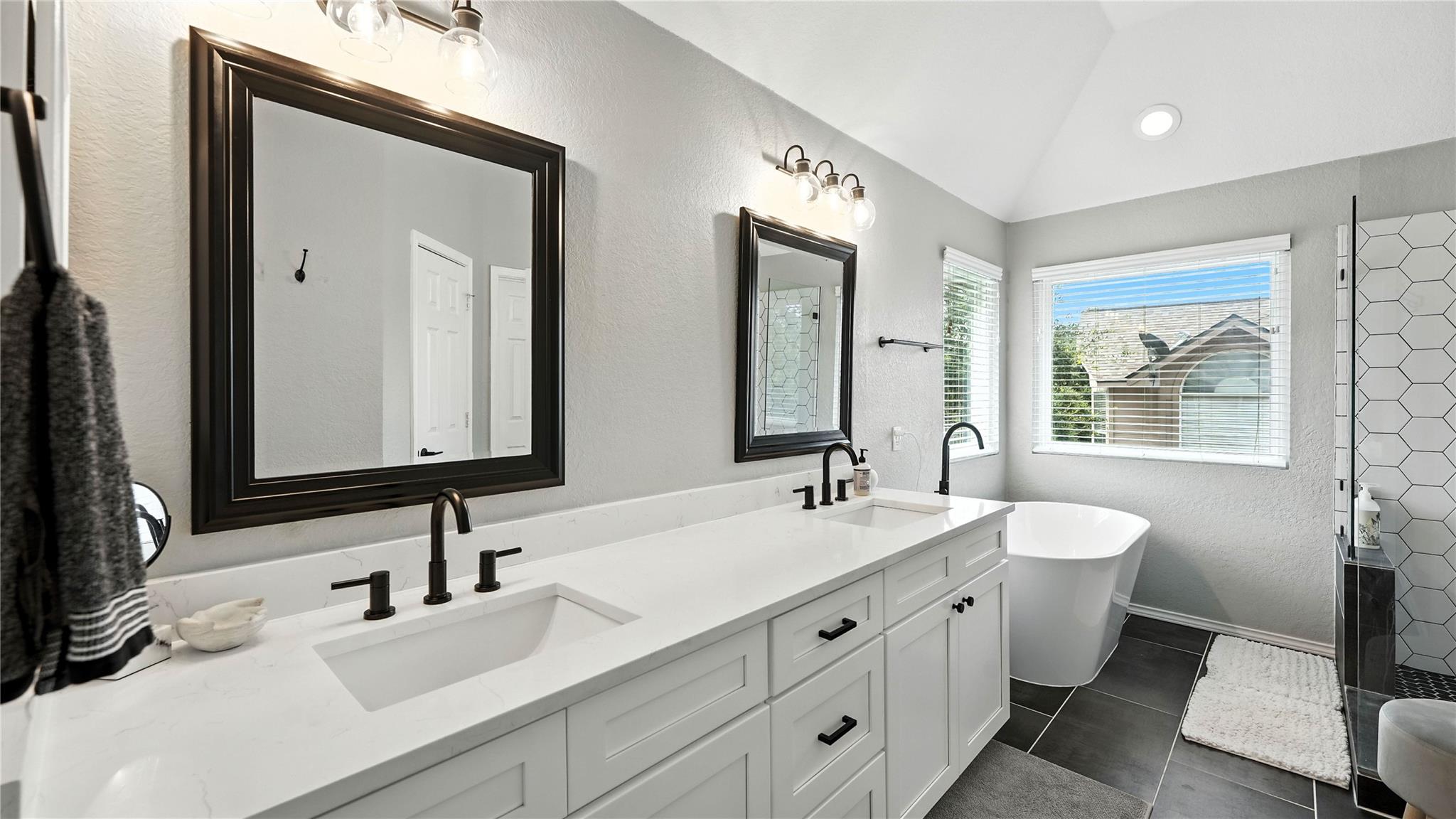 Image 28 of 37 For 2448 Woodbridge Way