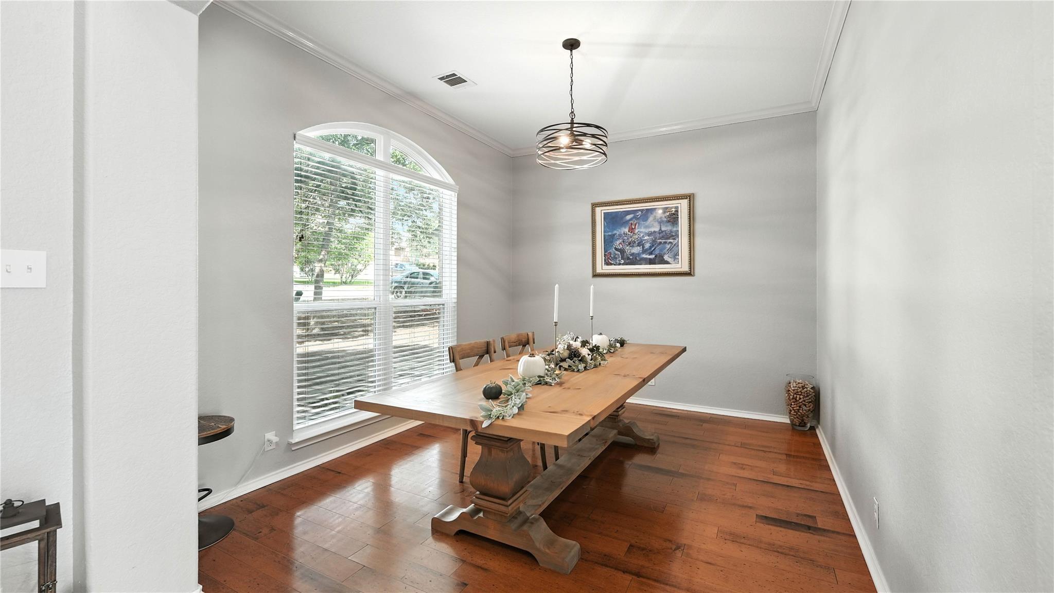 Image 5 of 37 For 2448 Woodbridge Way