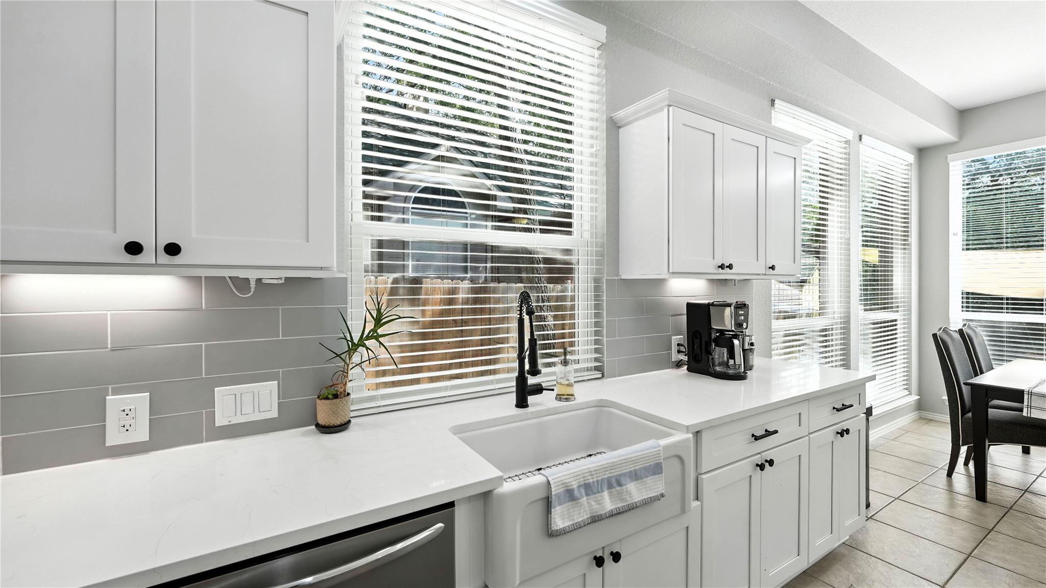 Image 9 of 37 For 2448 Woodbridge Way