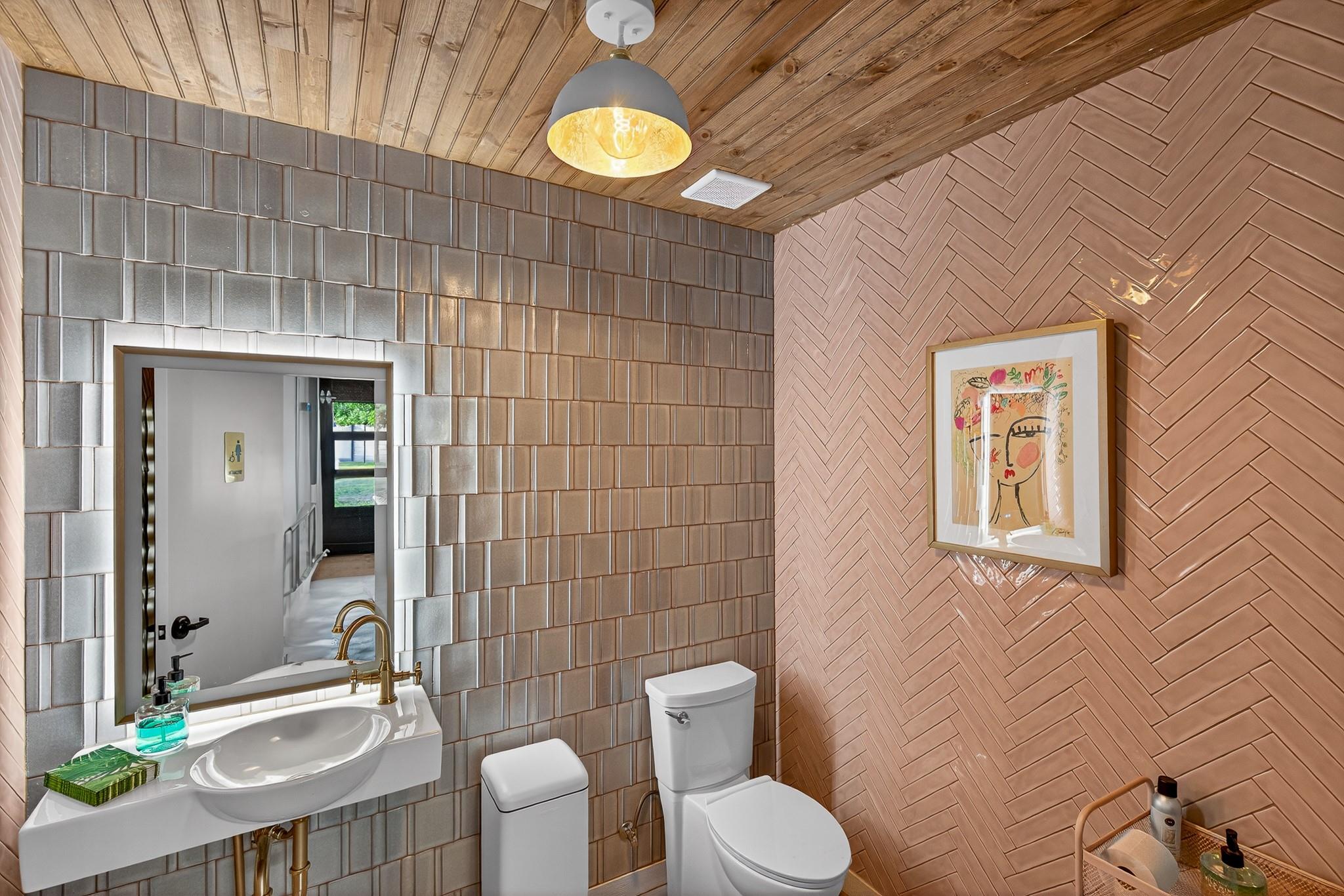 Image 15 of 38 For 105 Us Hwy 281 N