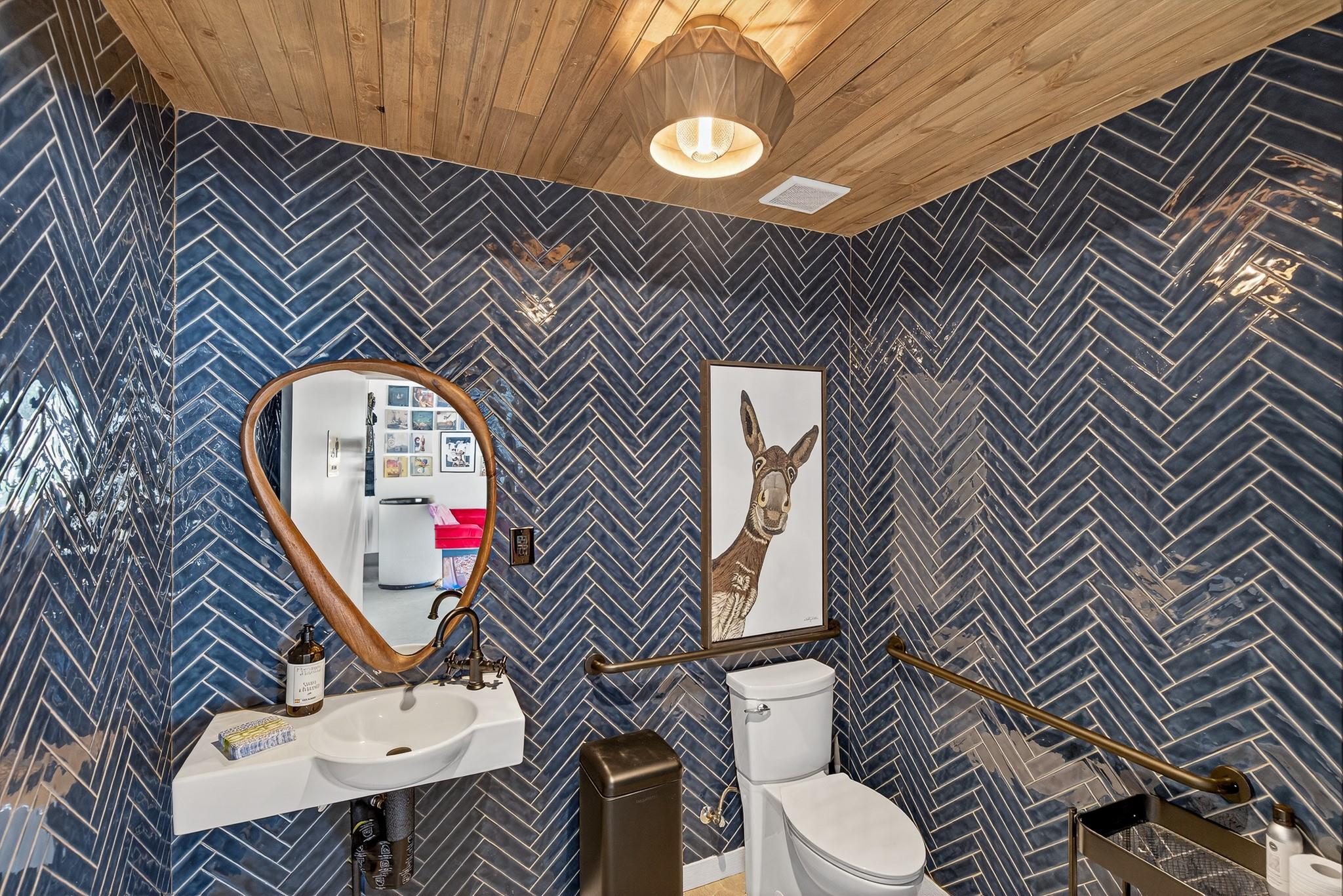 Image 17 of 38 For 105 Us Hwy 281 N