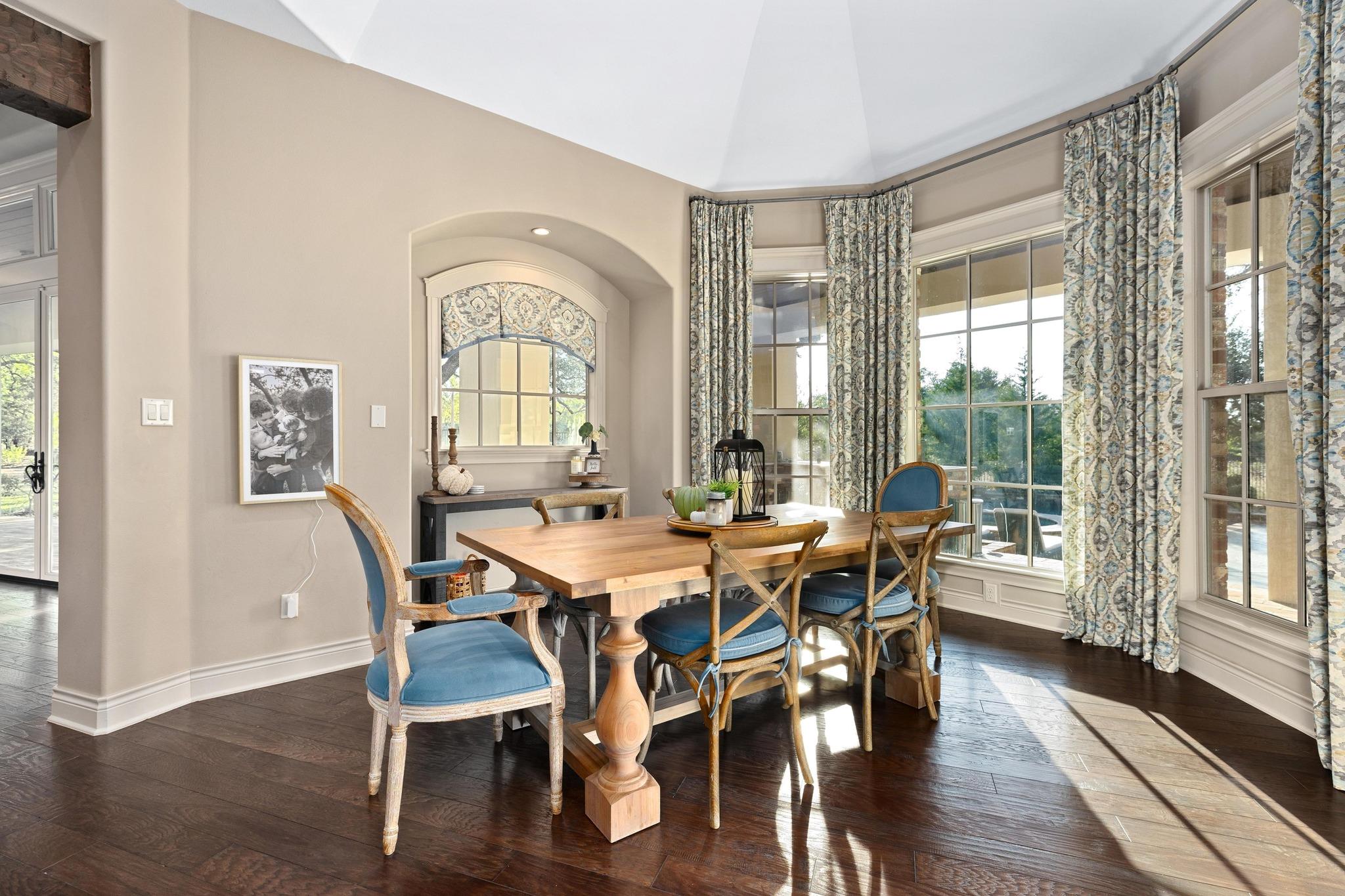 Image 20 of 40 For 216 Vista Ln