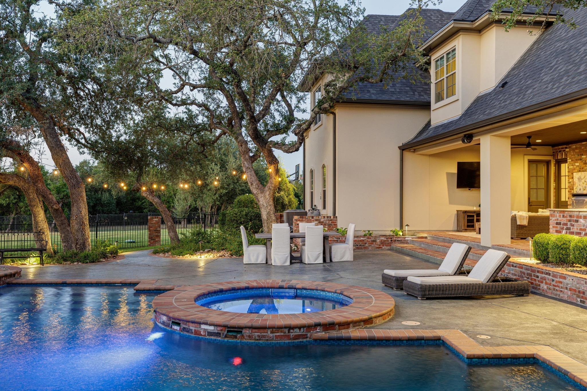 Image 7 of 40 For 216 Vista Ln