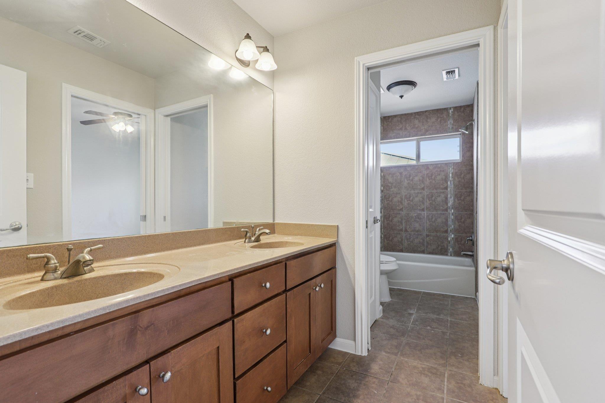 Image 13 of 27 For 1477 Lavaca  