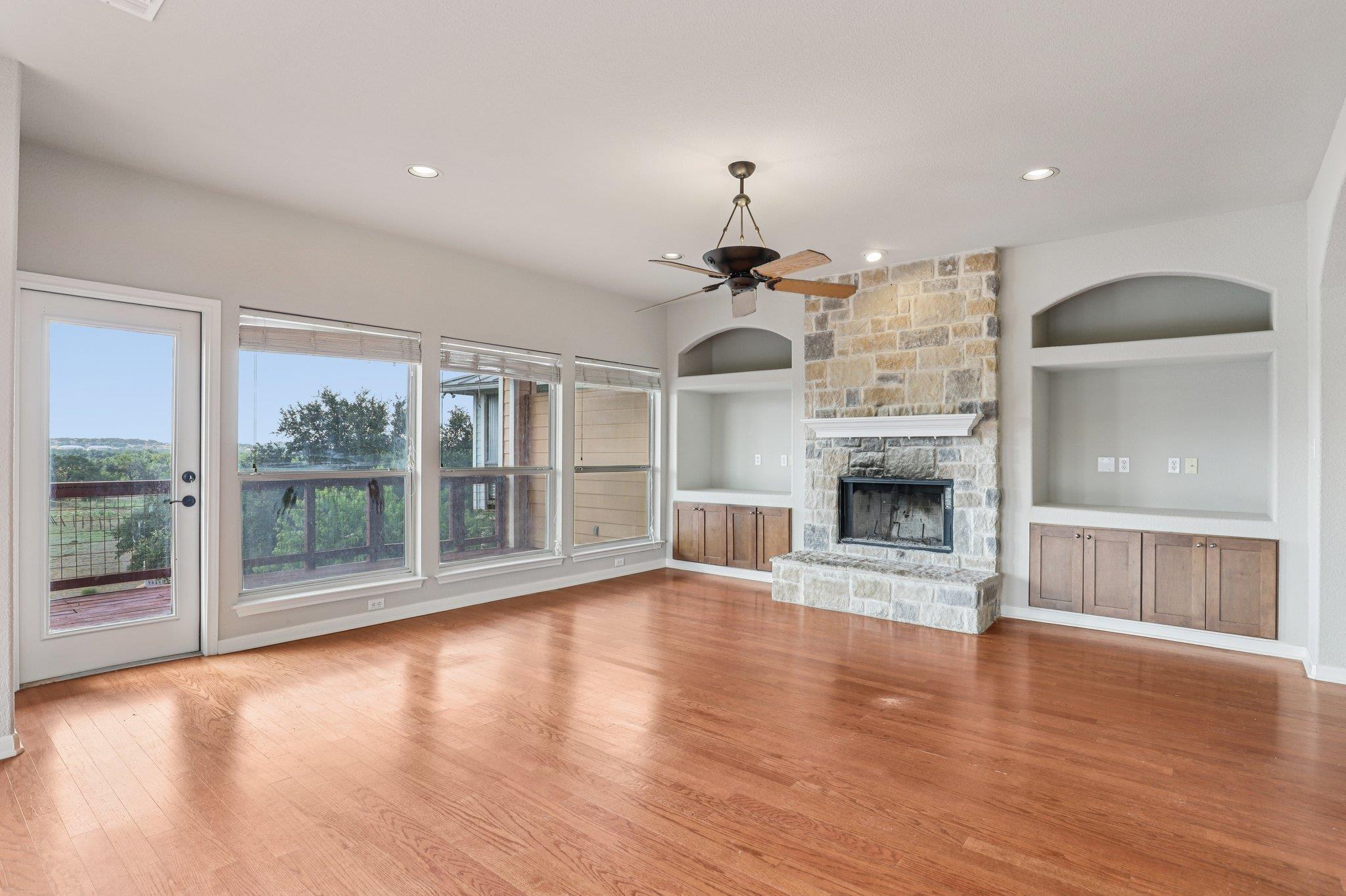 Image 5 of 27 For 1477 Lavaca  
