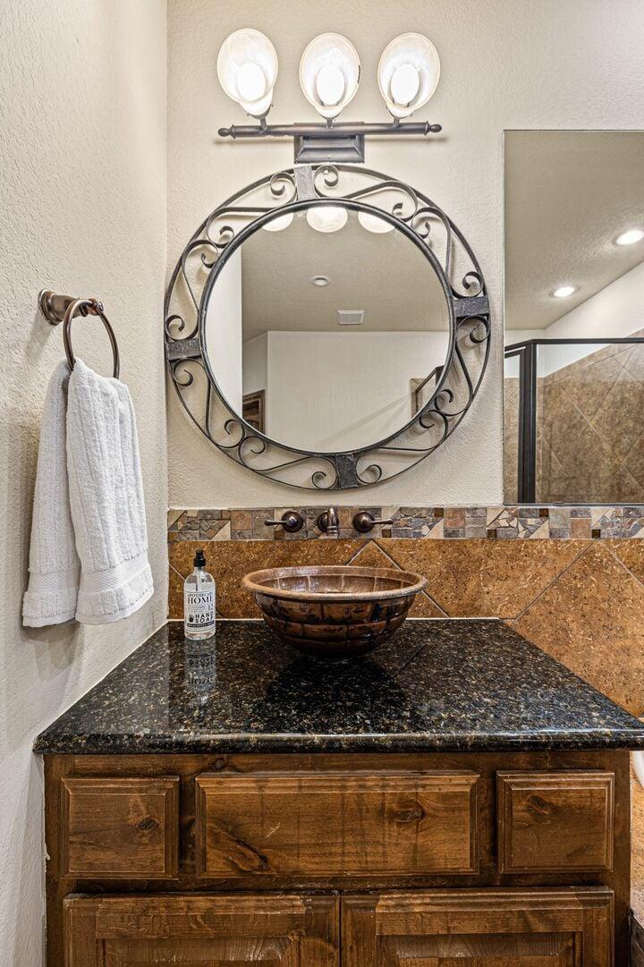 Image 27 of 40 For 925 Challenger