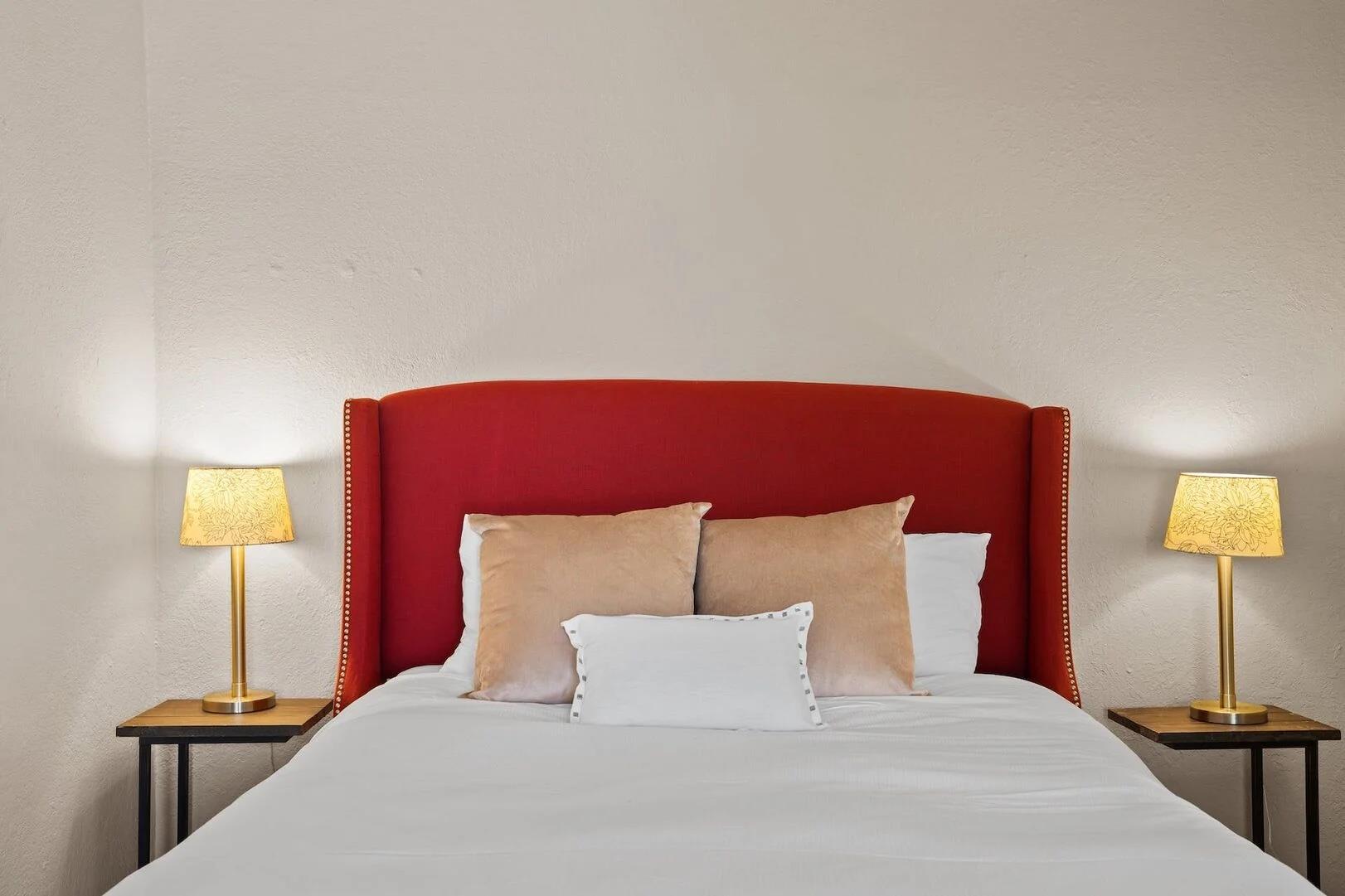 Image 28 of 40 For 925 Challenger