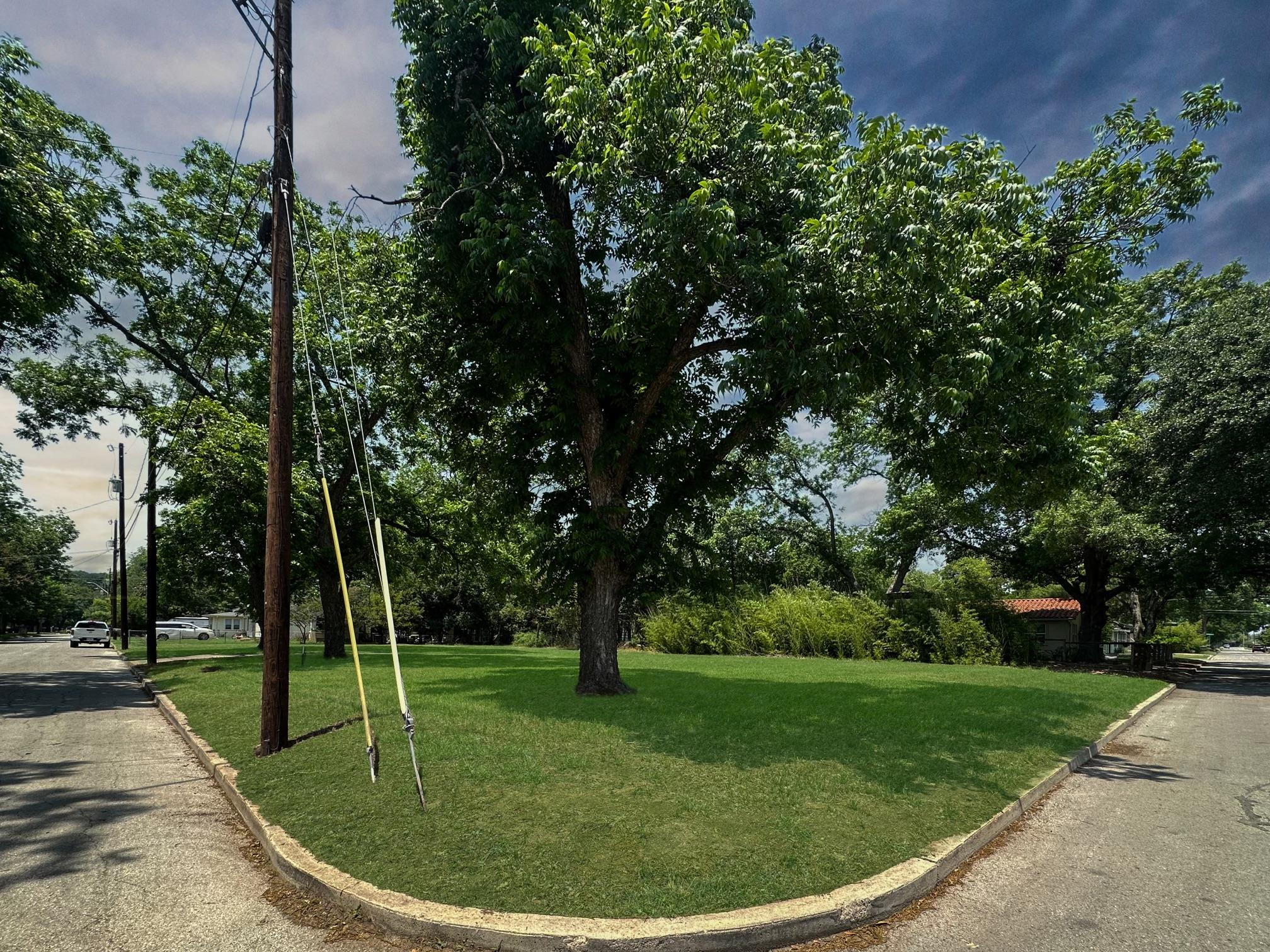Image 2 of 17 For 922 Booneville Ave
