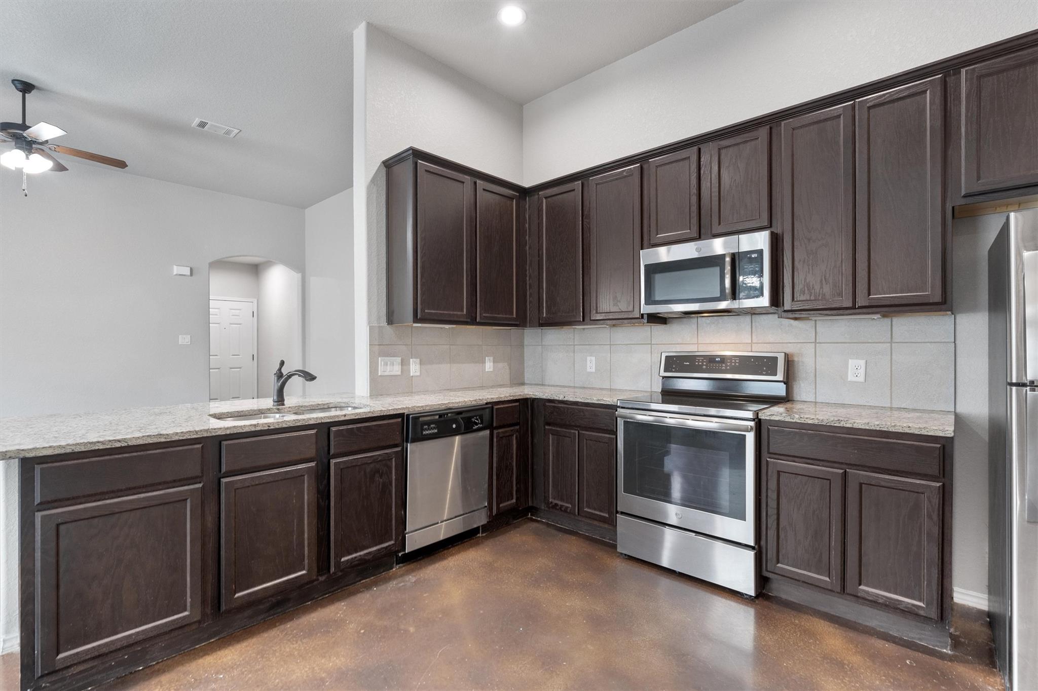 Image 9 of 31 For 1113 Stanley Way Dr