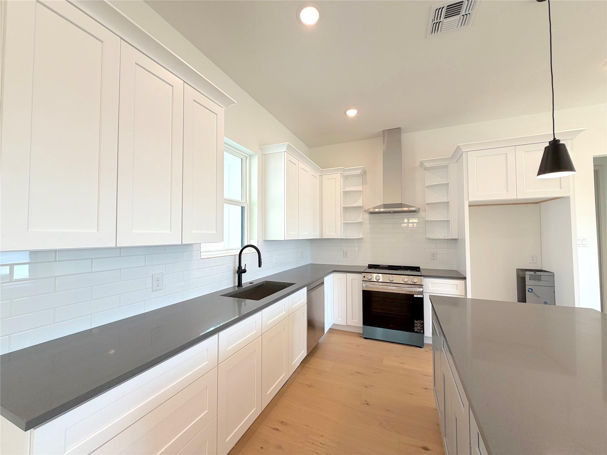 Image 12 of 26 For 420 Sendera Hills