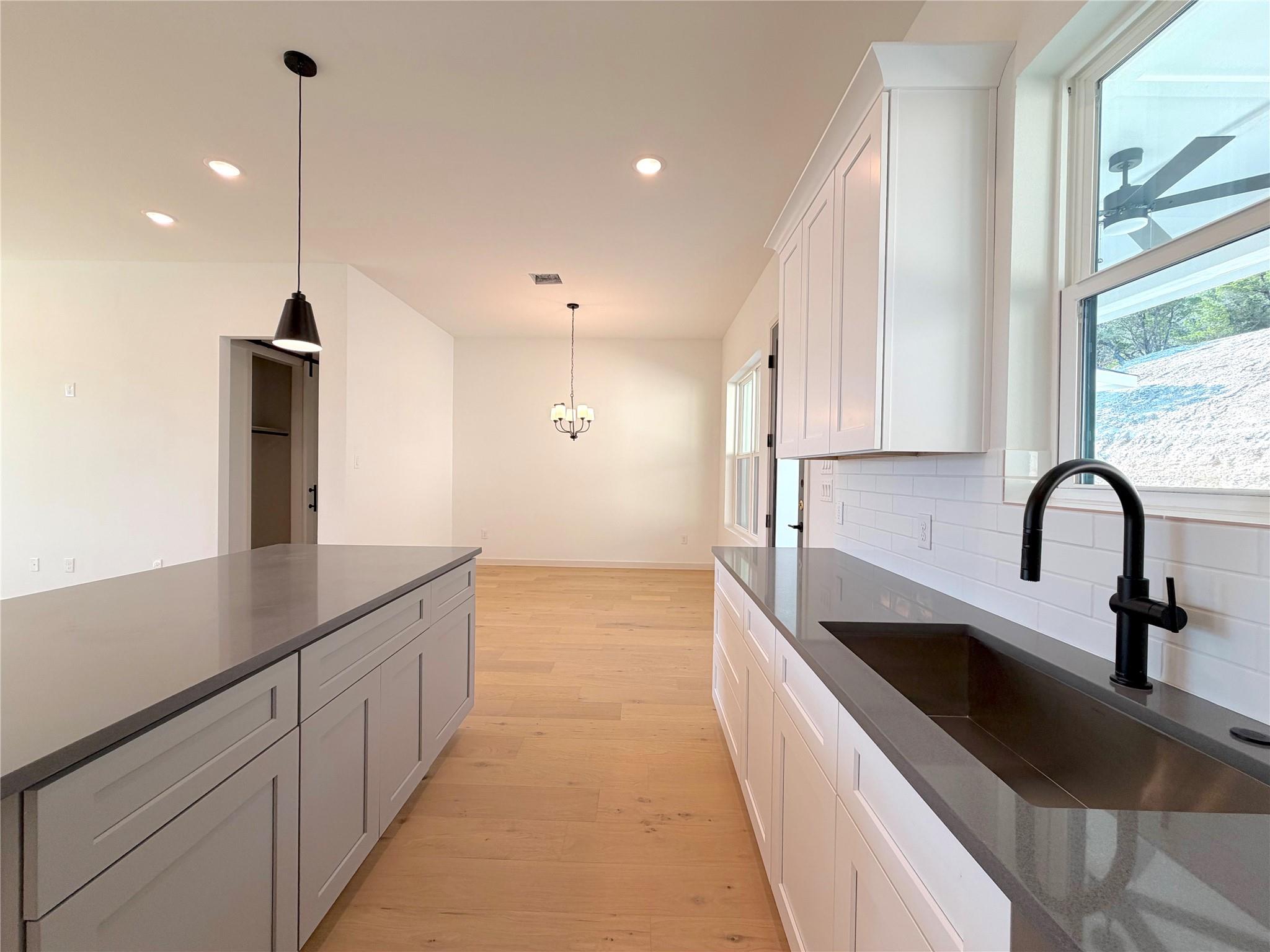 Image 15 of 26 For 420 Sendera Hills