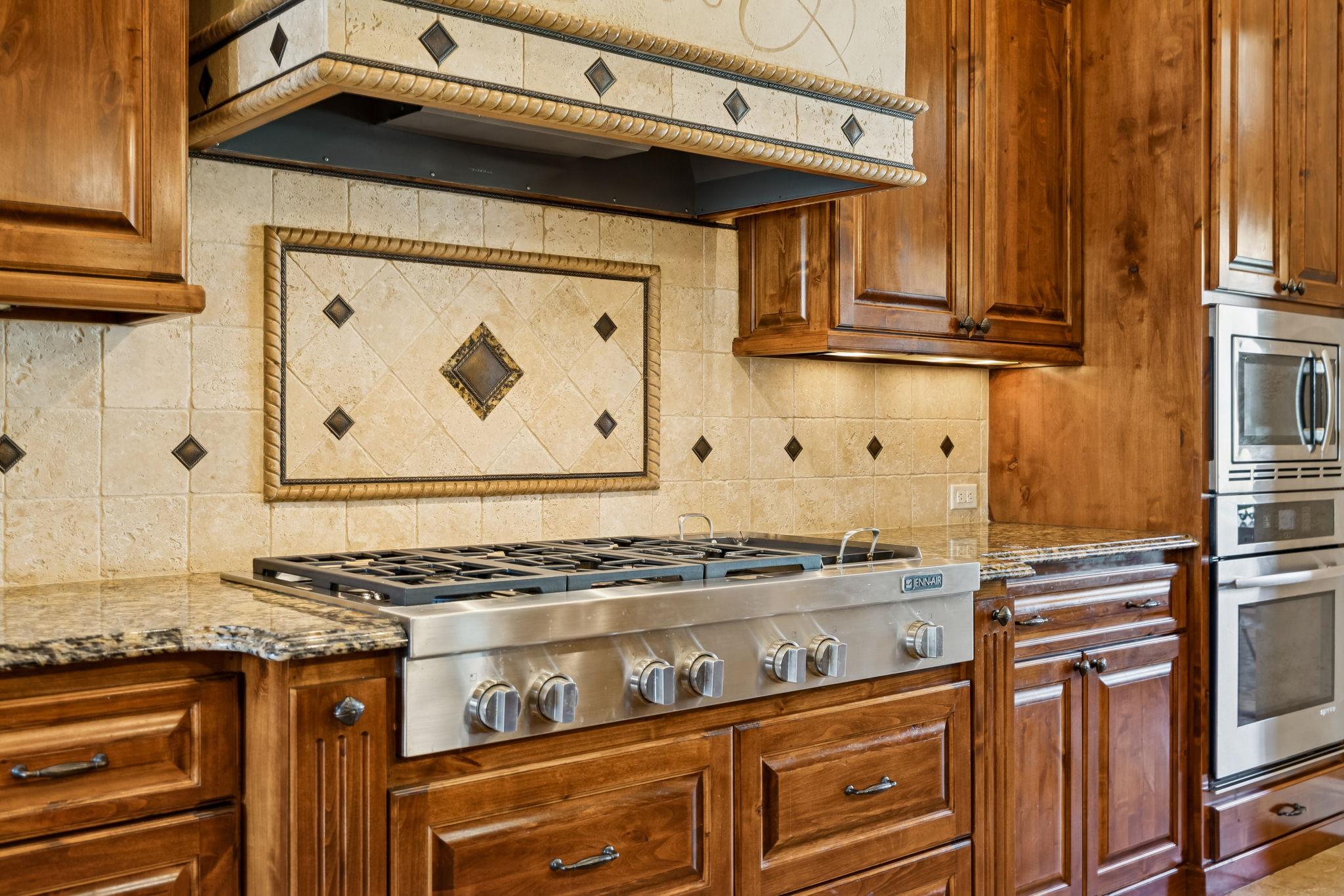 Image 15 of 37 For 358 Mariposa Loop