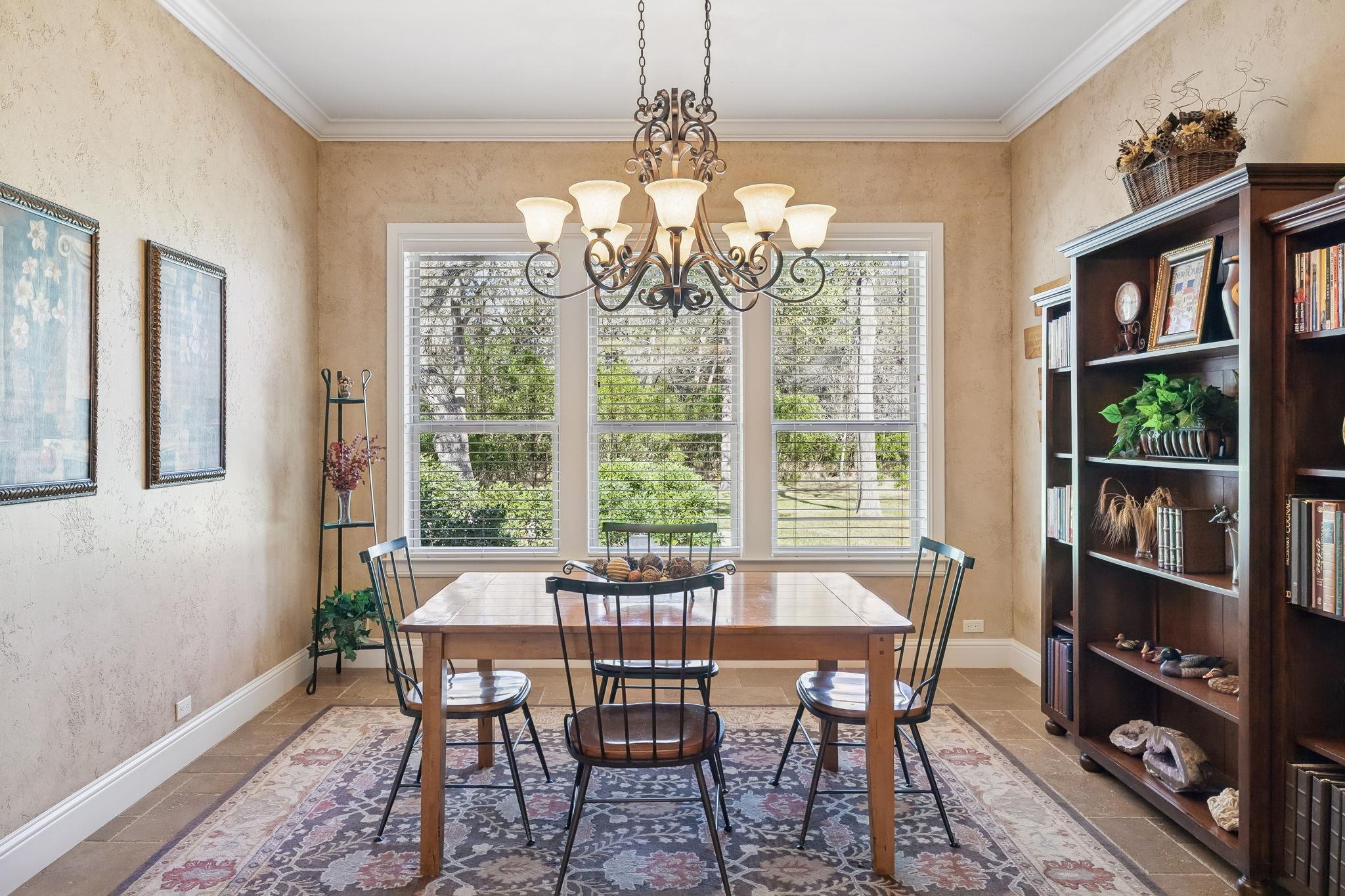 Image 17 of 37 For 358 Mariposa Loop