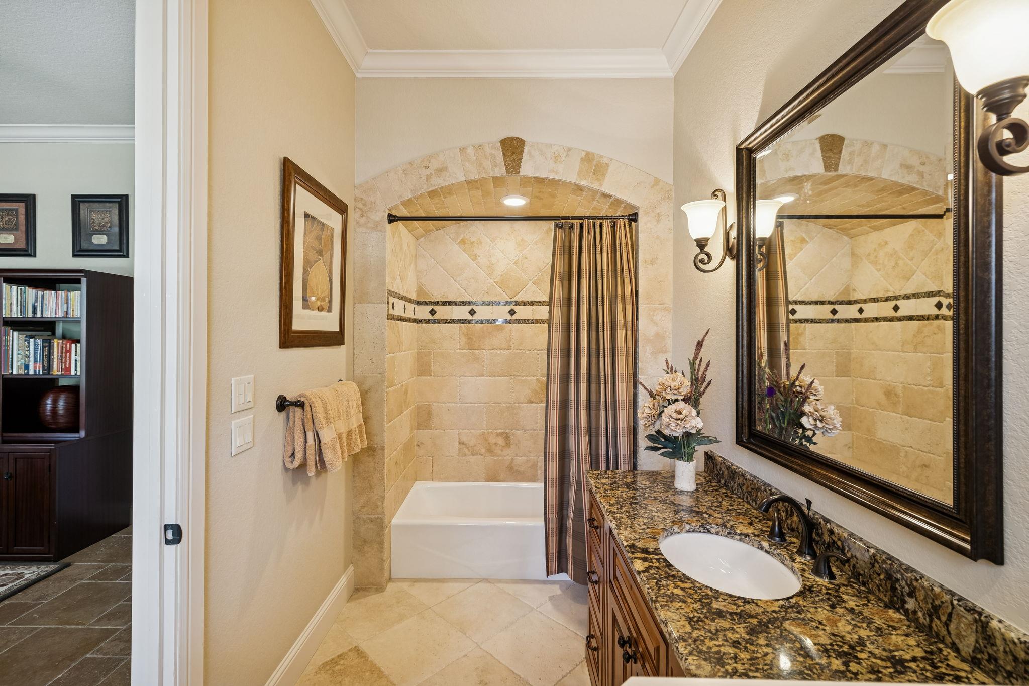 Image 27 of 37 For 358 Mariposa Loop