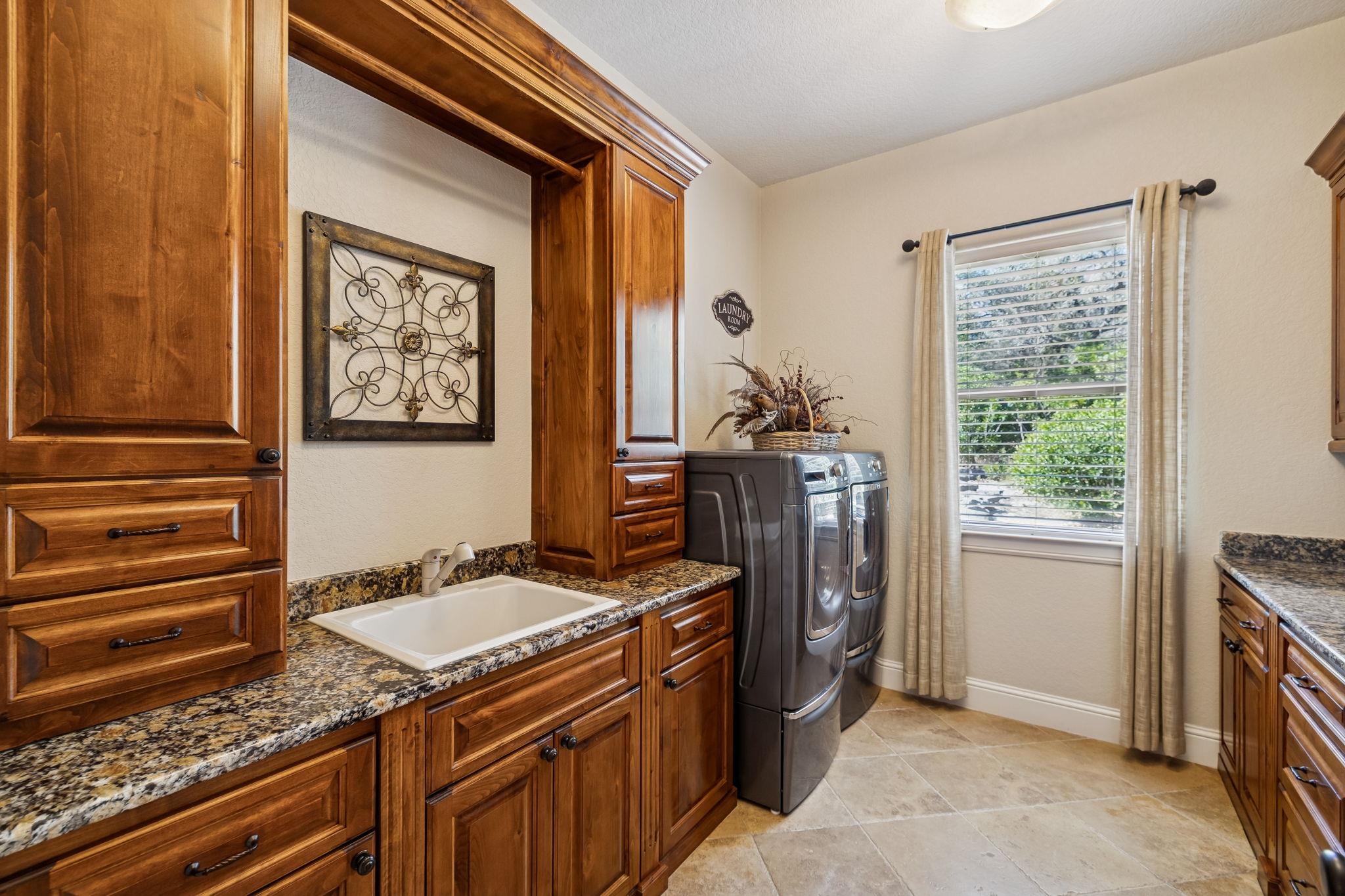 Image 28 of 37 For 358 Mariposa Loop