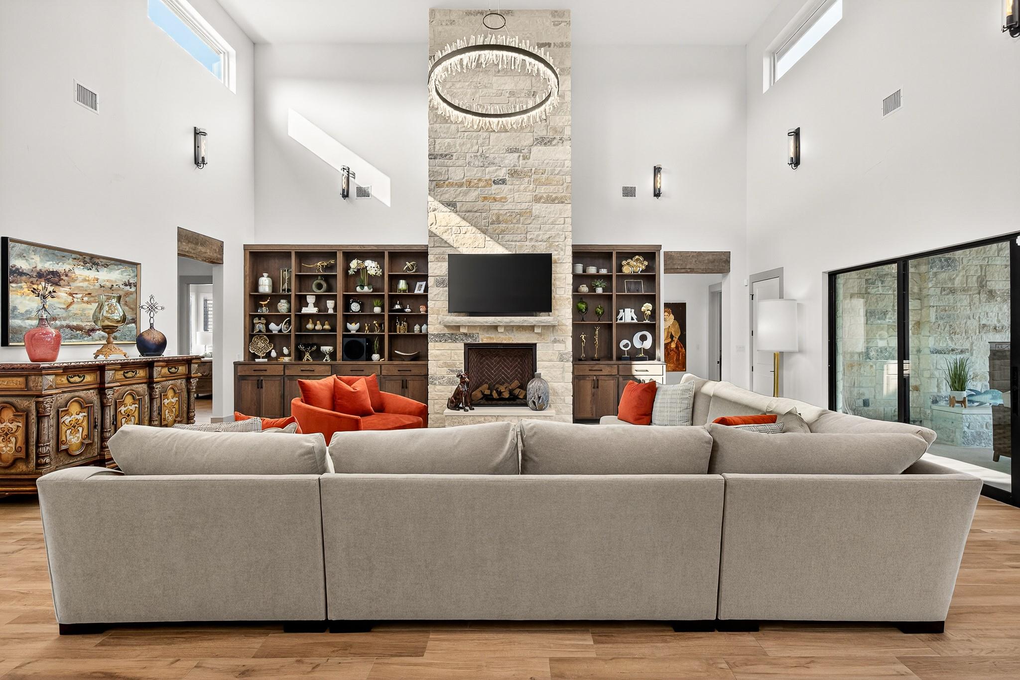 Image 10 of 38 For 1011 Moss Downs