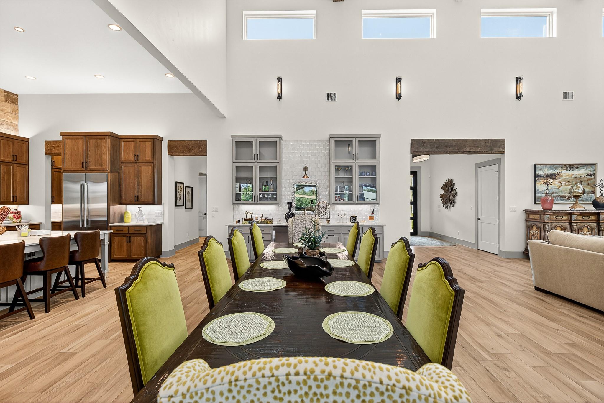 Image 12 of 38 For 1011 Moss Downs