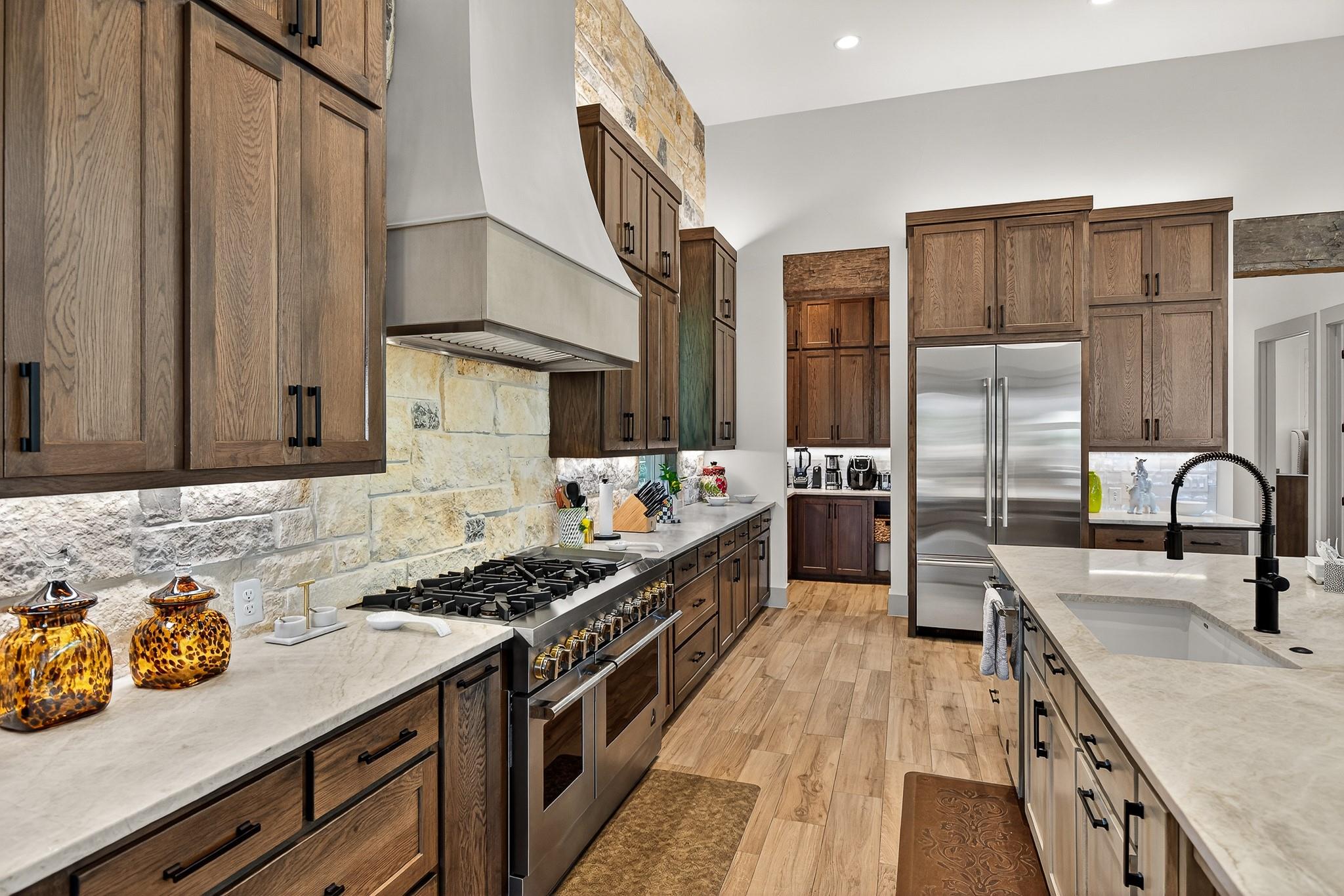 Image 14 of 38 For 1011 Moss Downs